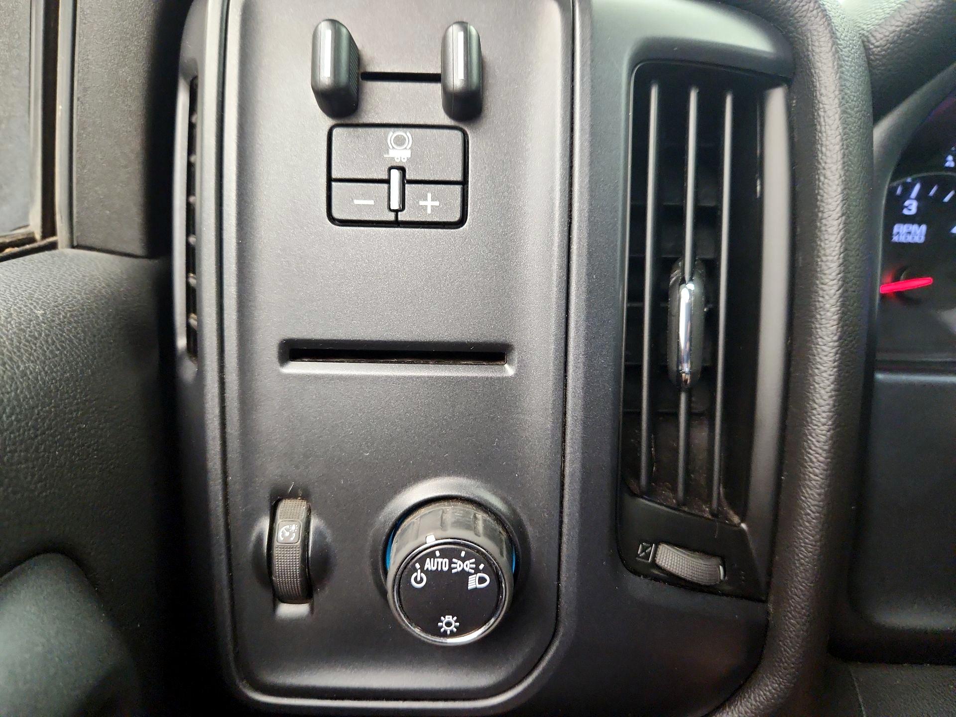 Thumbnail: 2015 Chevrolet Silverado 2500 - 13