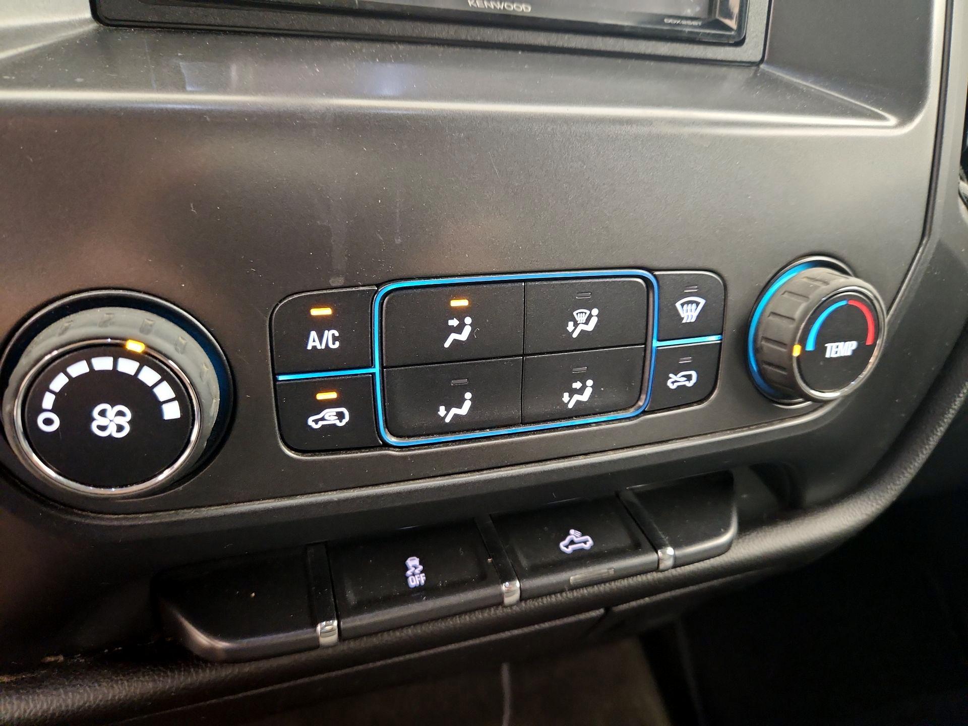 Thumbnail: 2015 Chevrolet Silverado 2500 - 15