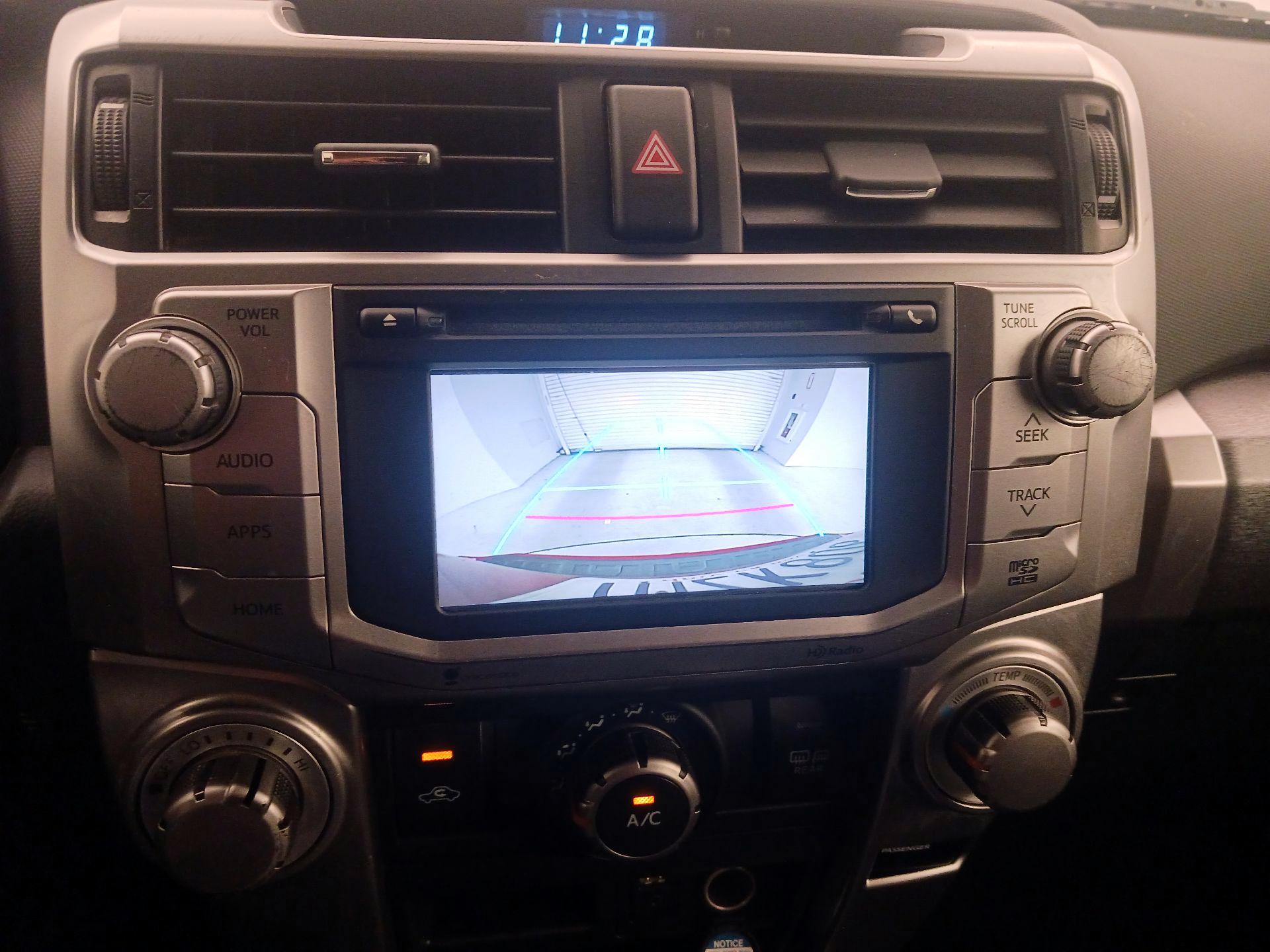 Thumbnail: 2015 Toyota 4Runner - 14