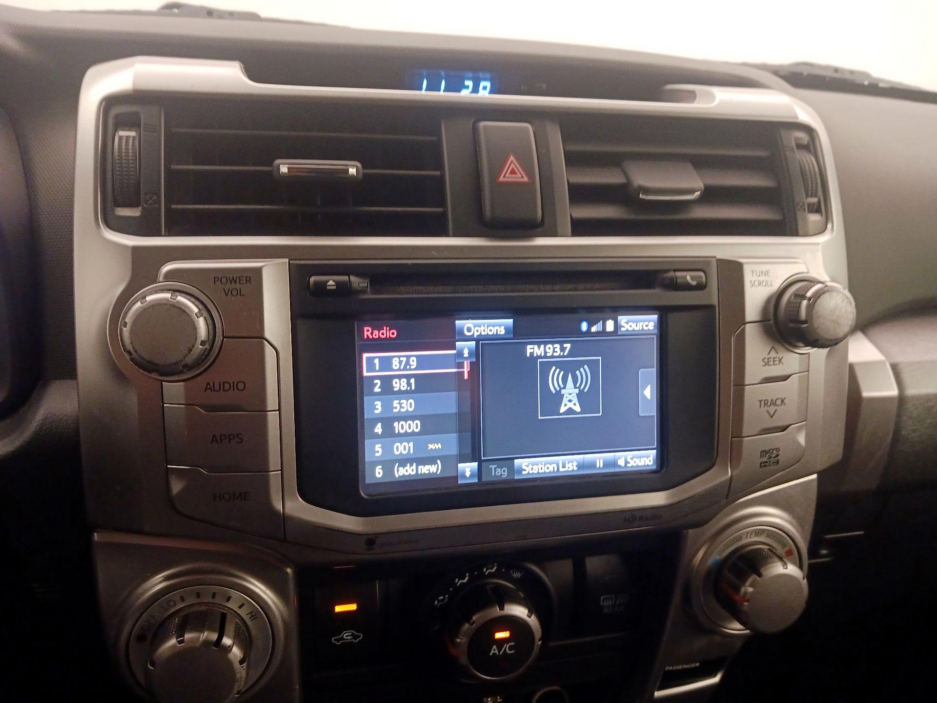 Thumbnail: 2015 Toyota 4Runner - 15