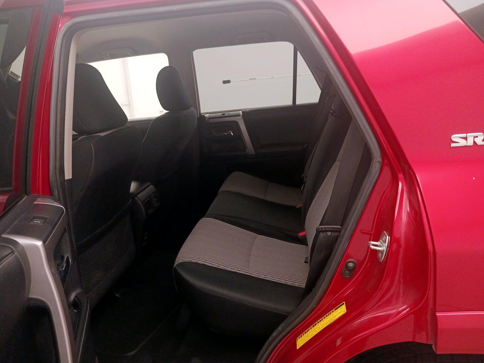 Thumbnail: 2015 Toyota 4Runner - 19