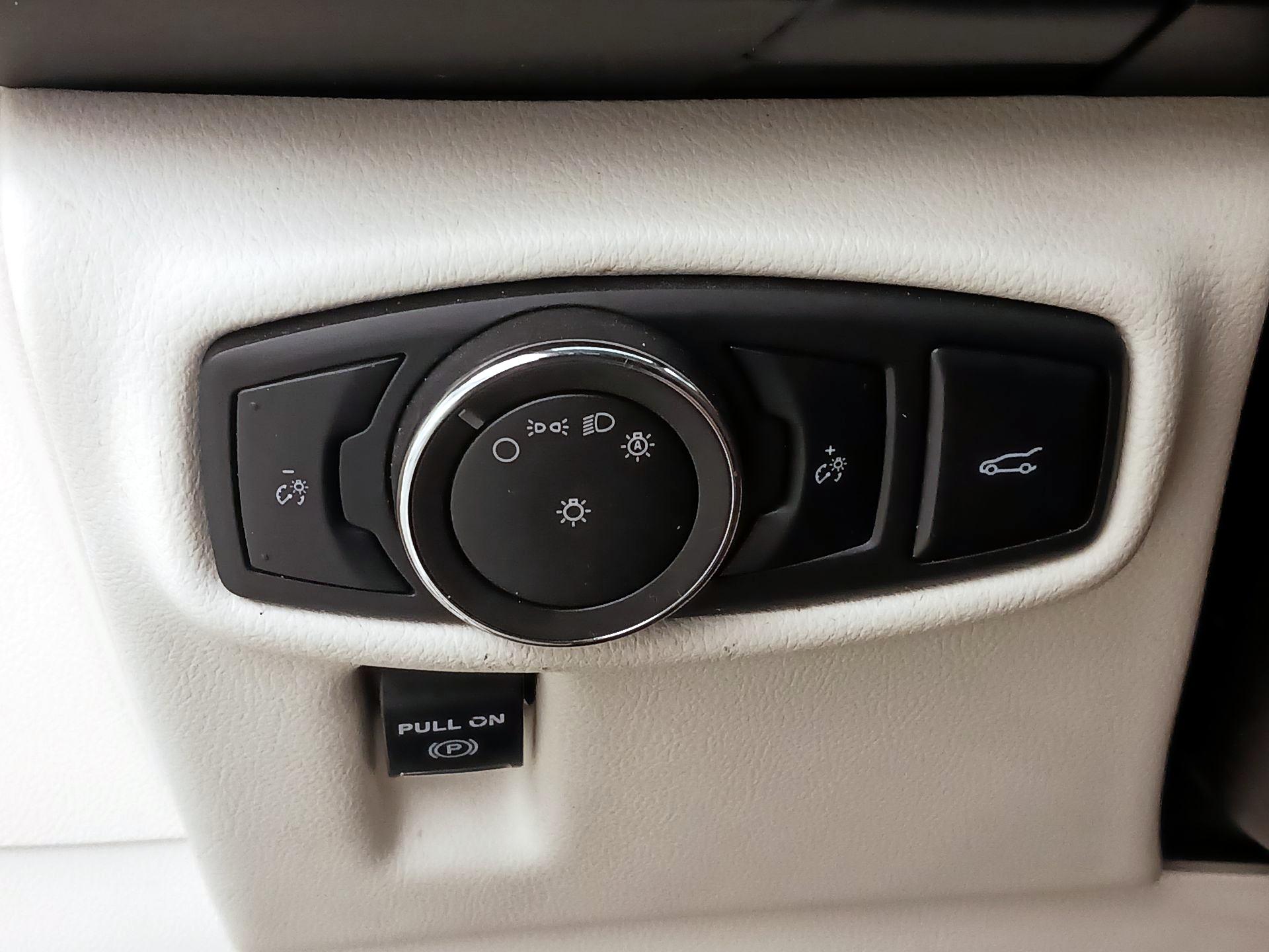 Thumbnail: 2017 Lincoln MKX - 13