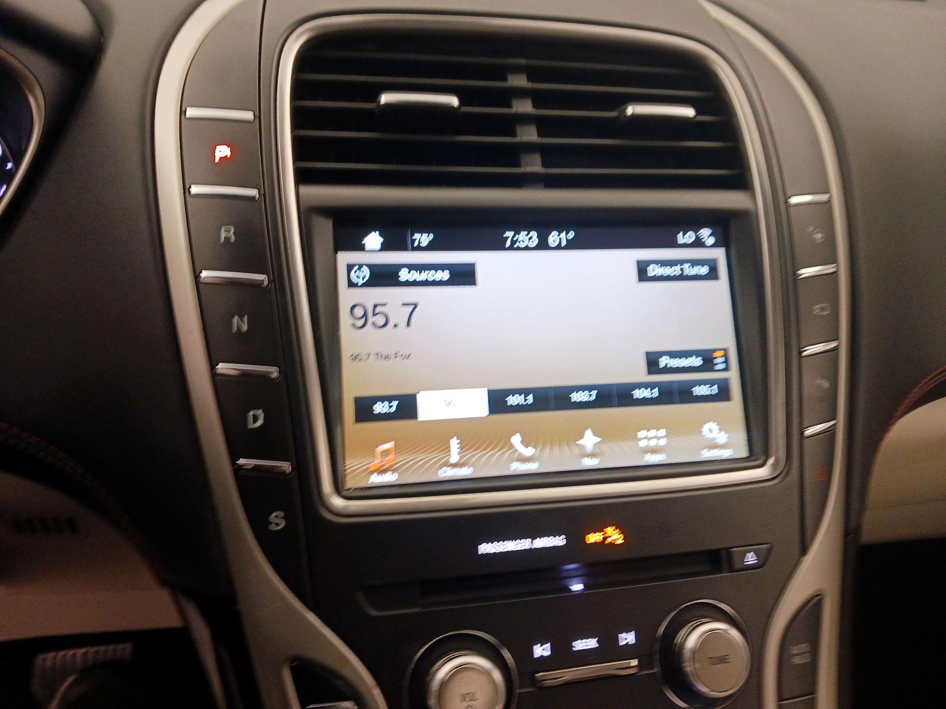 Thumbnail: 2017 Lincoln MKX - 16