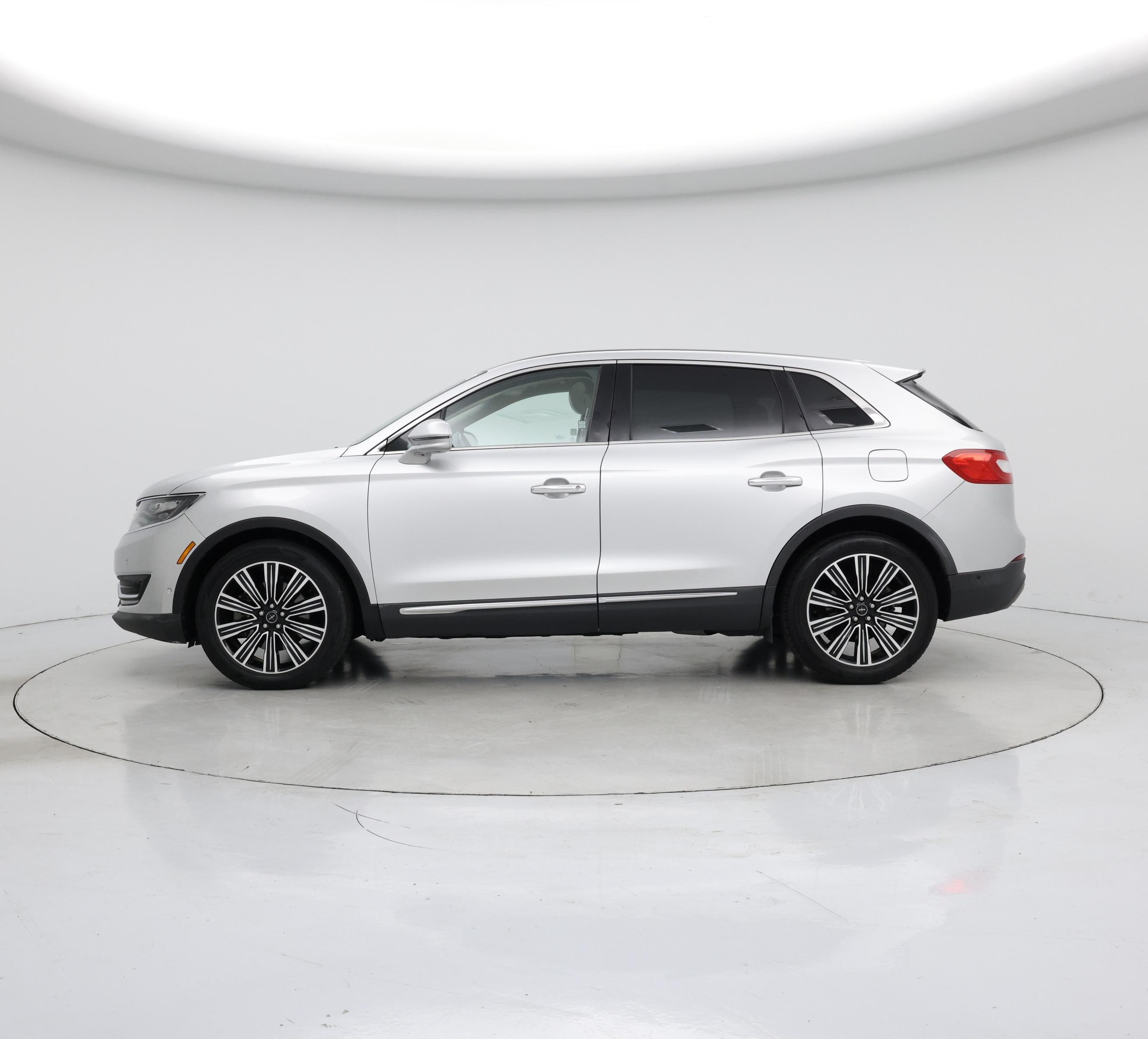 Thumbnail: 2017 Lincoln MKX - 3
