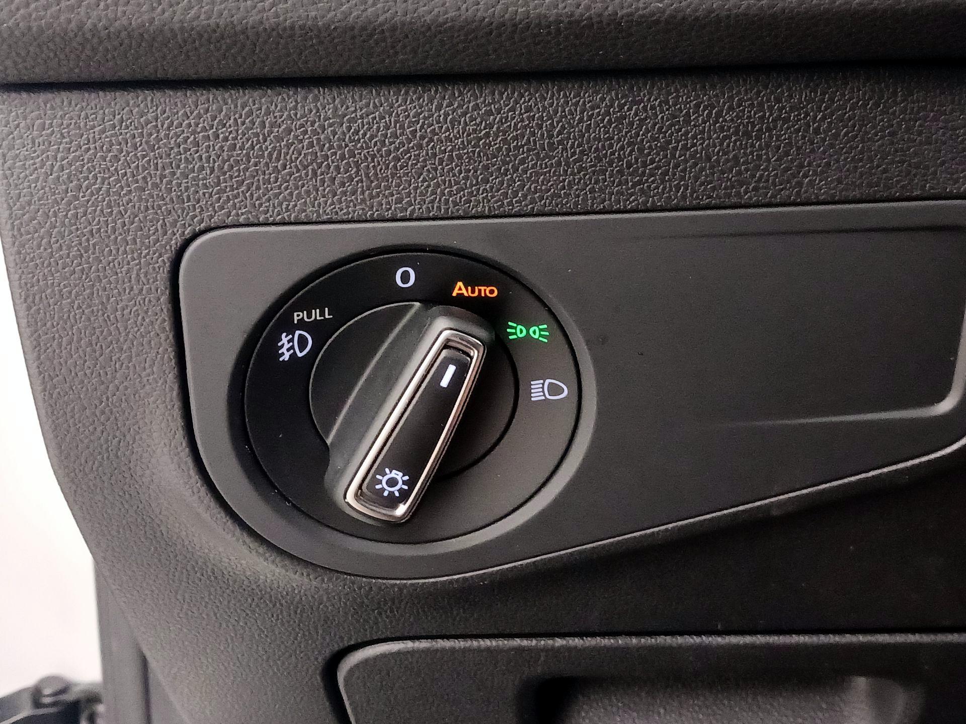 Thumbnail: 2019 Volkswagen Tiguan - 13