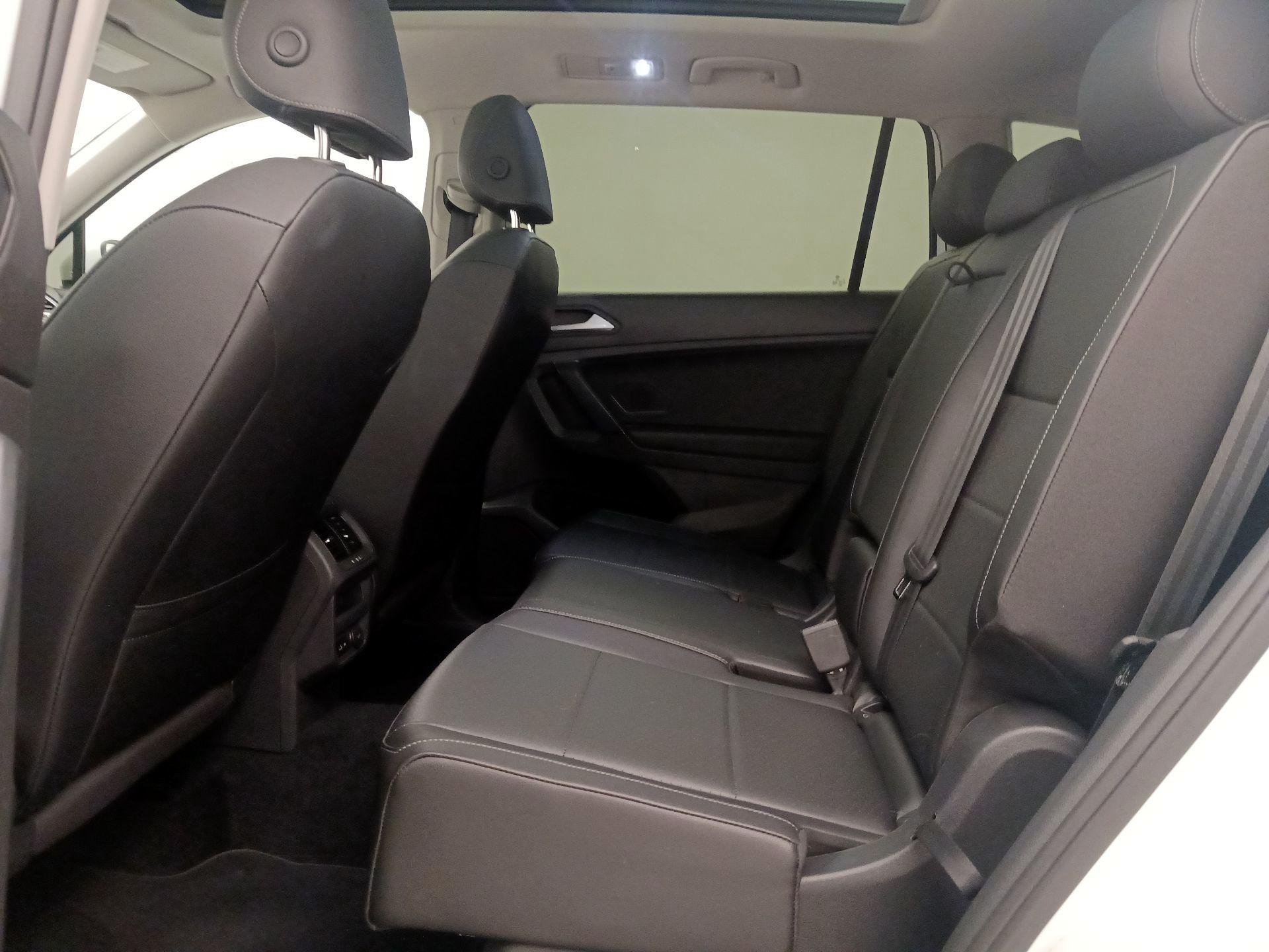 Thumbnail: 2019 Volkswagen Tiguan - 20