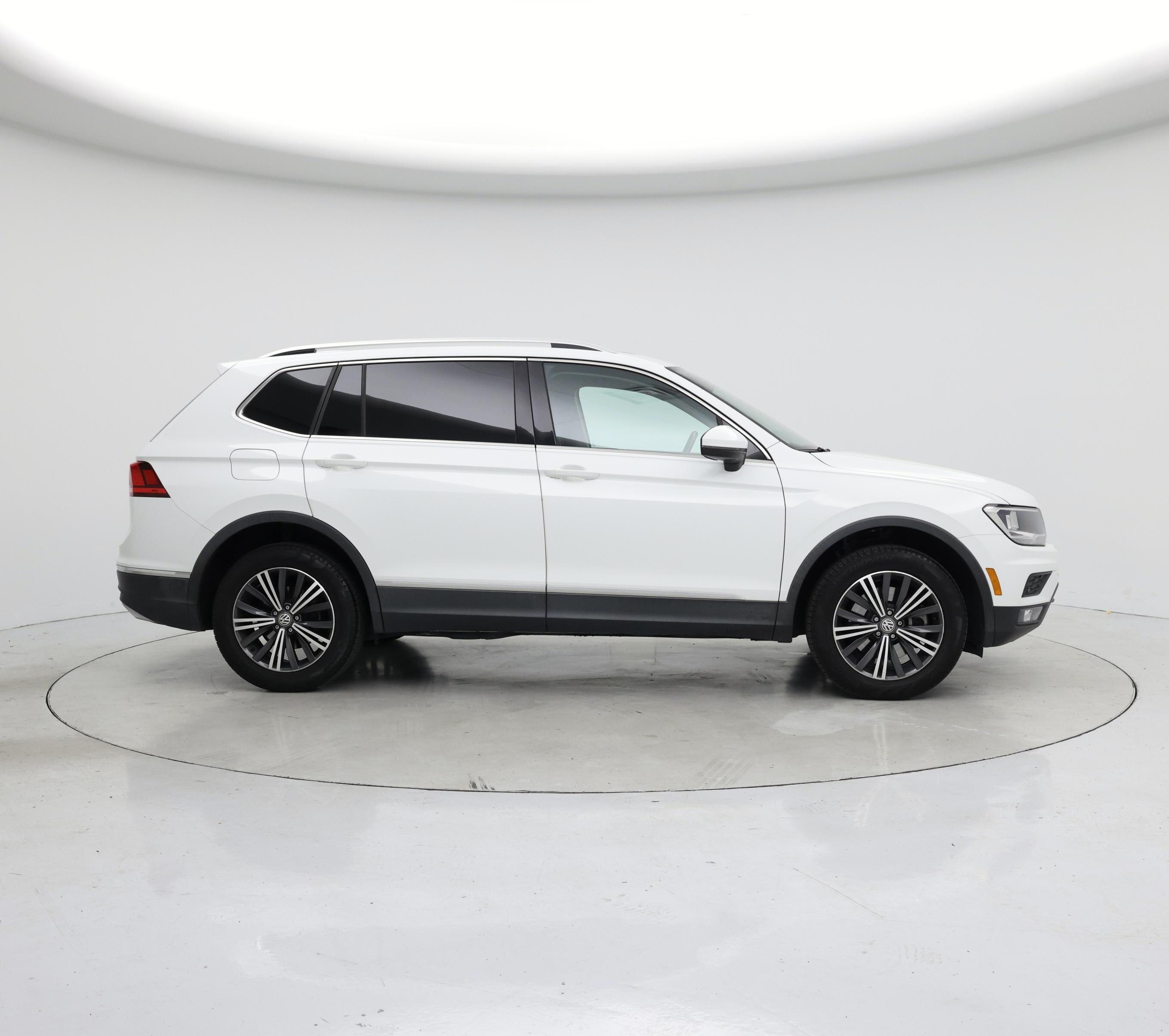 Thumbnail: 2019 Volkswagen Tiguan - 7