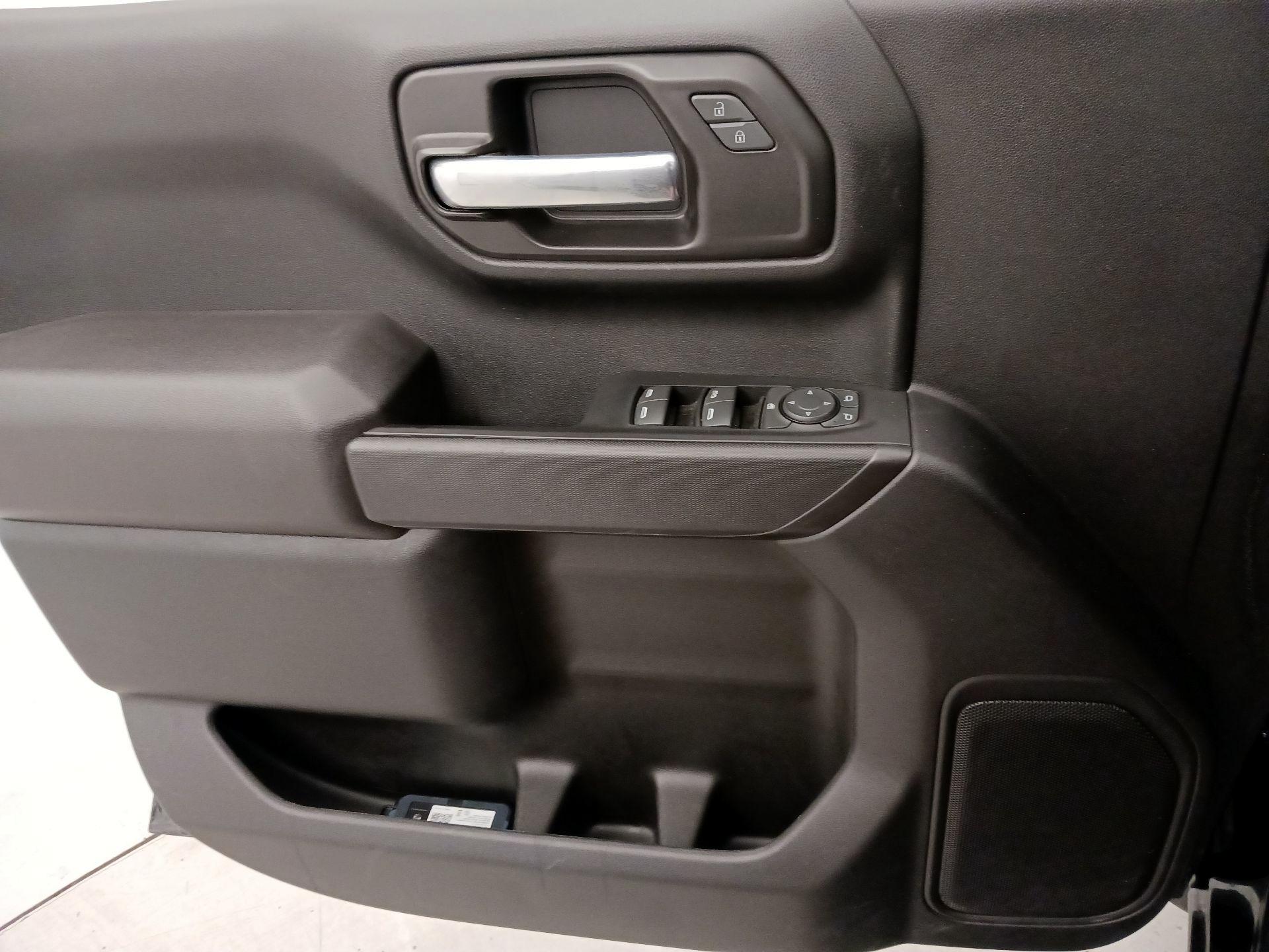 Thumbnail: 2022 Chevrolet Silverado 1500 - 12