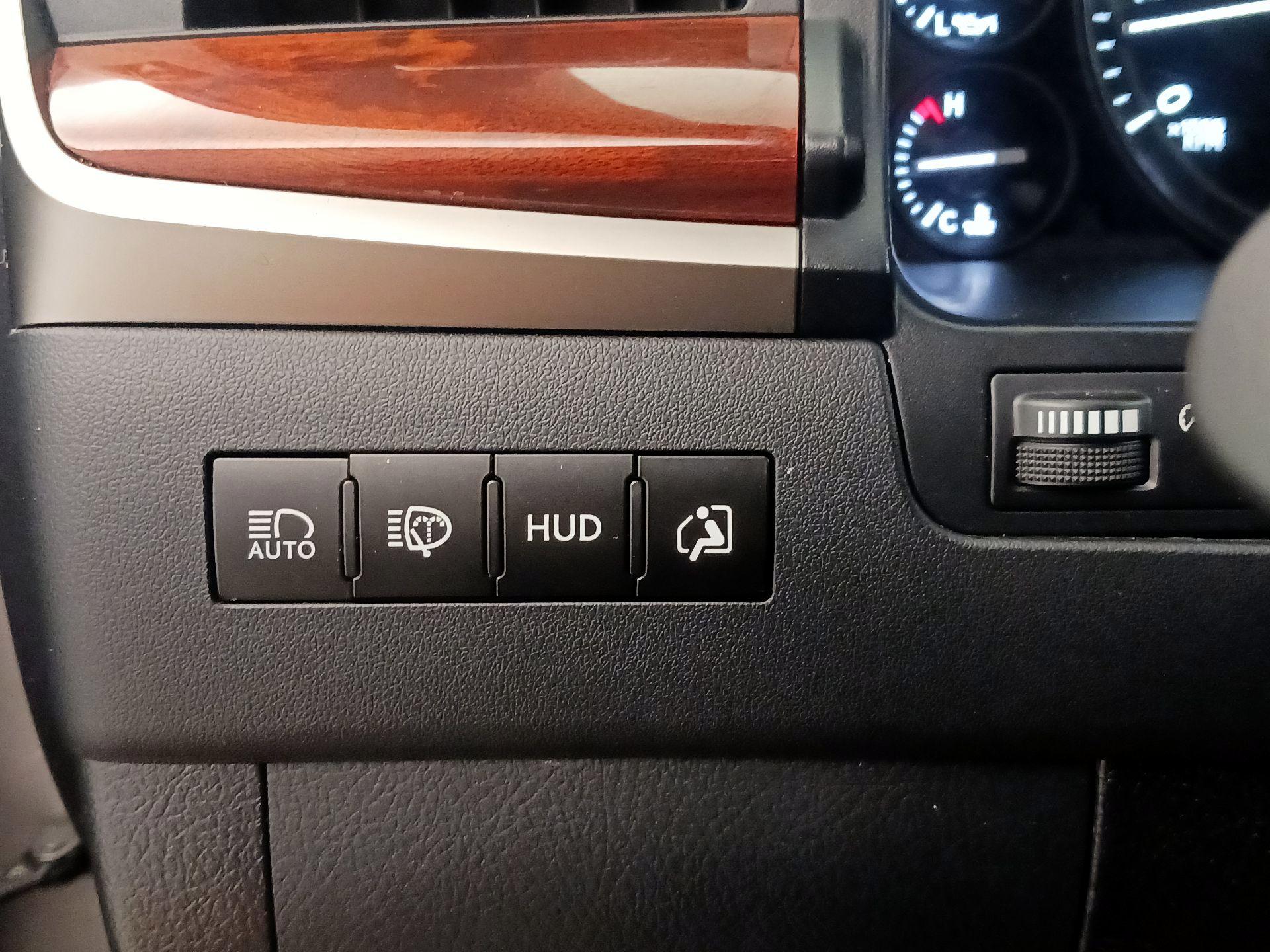 Thumbnail: 2019 Lexus LX - 13