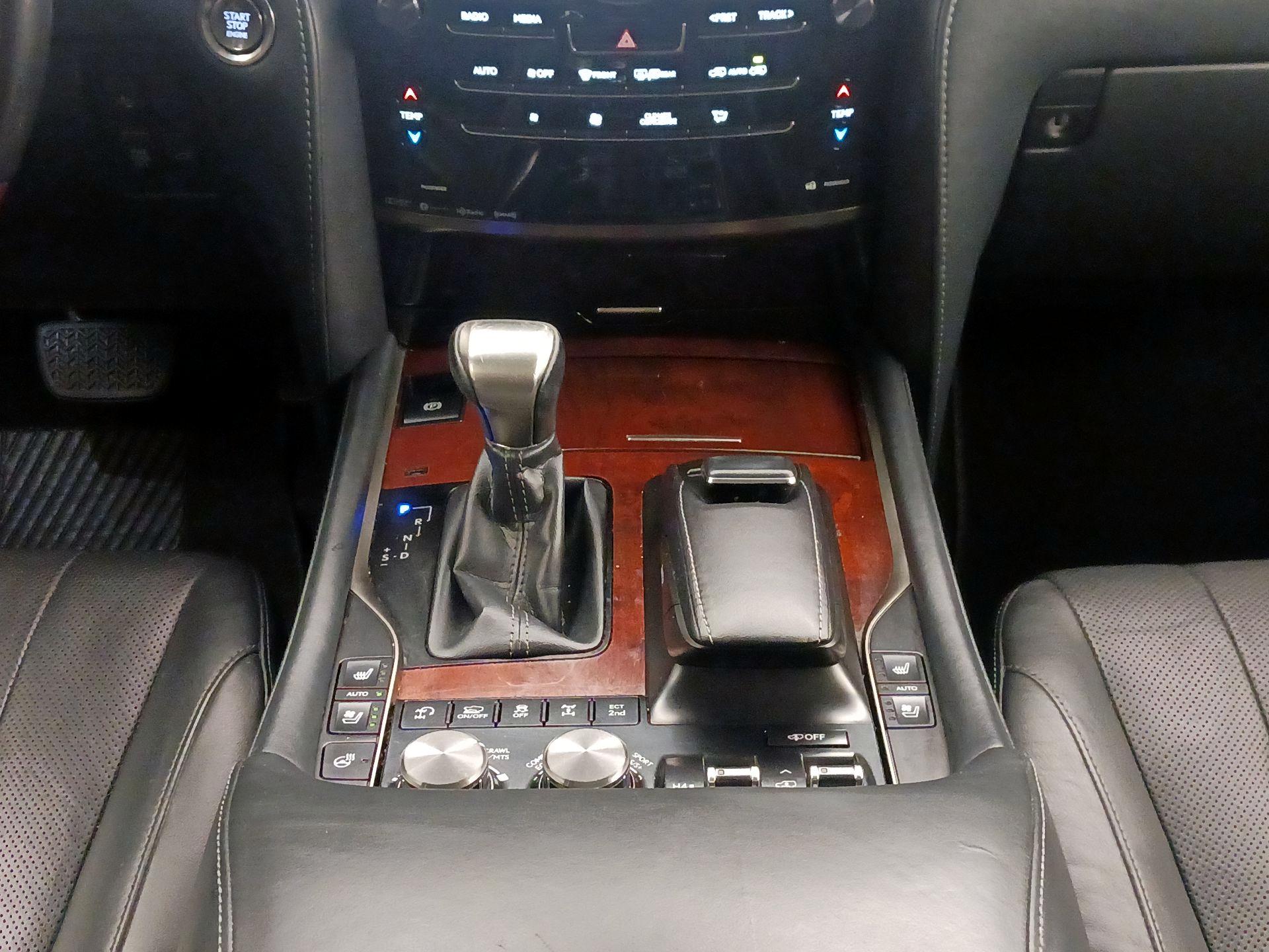 Thumbnail: 2019 Lexus LX - 18