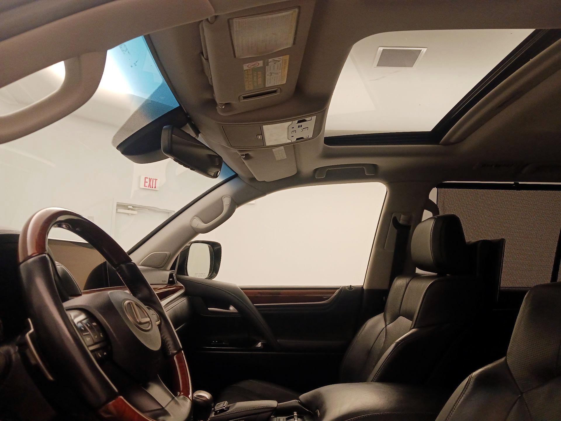 Thumbnail: 2019 Lexus LX - 20