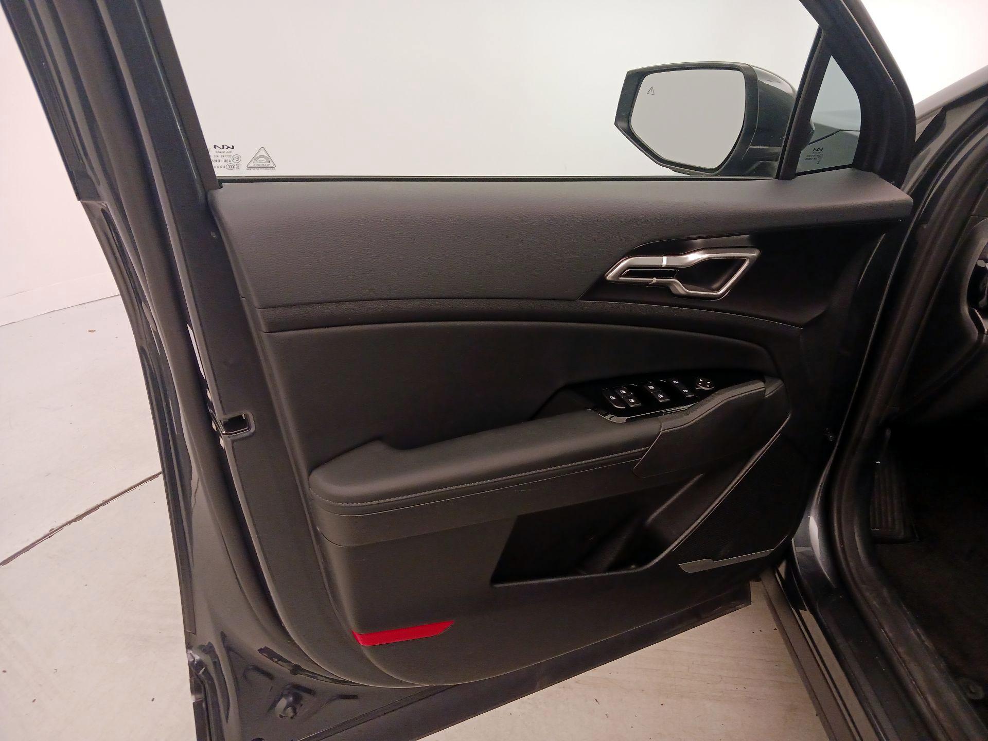 Thumbnail: 2024 Kia Sportage - 12