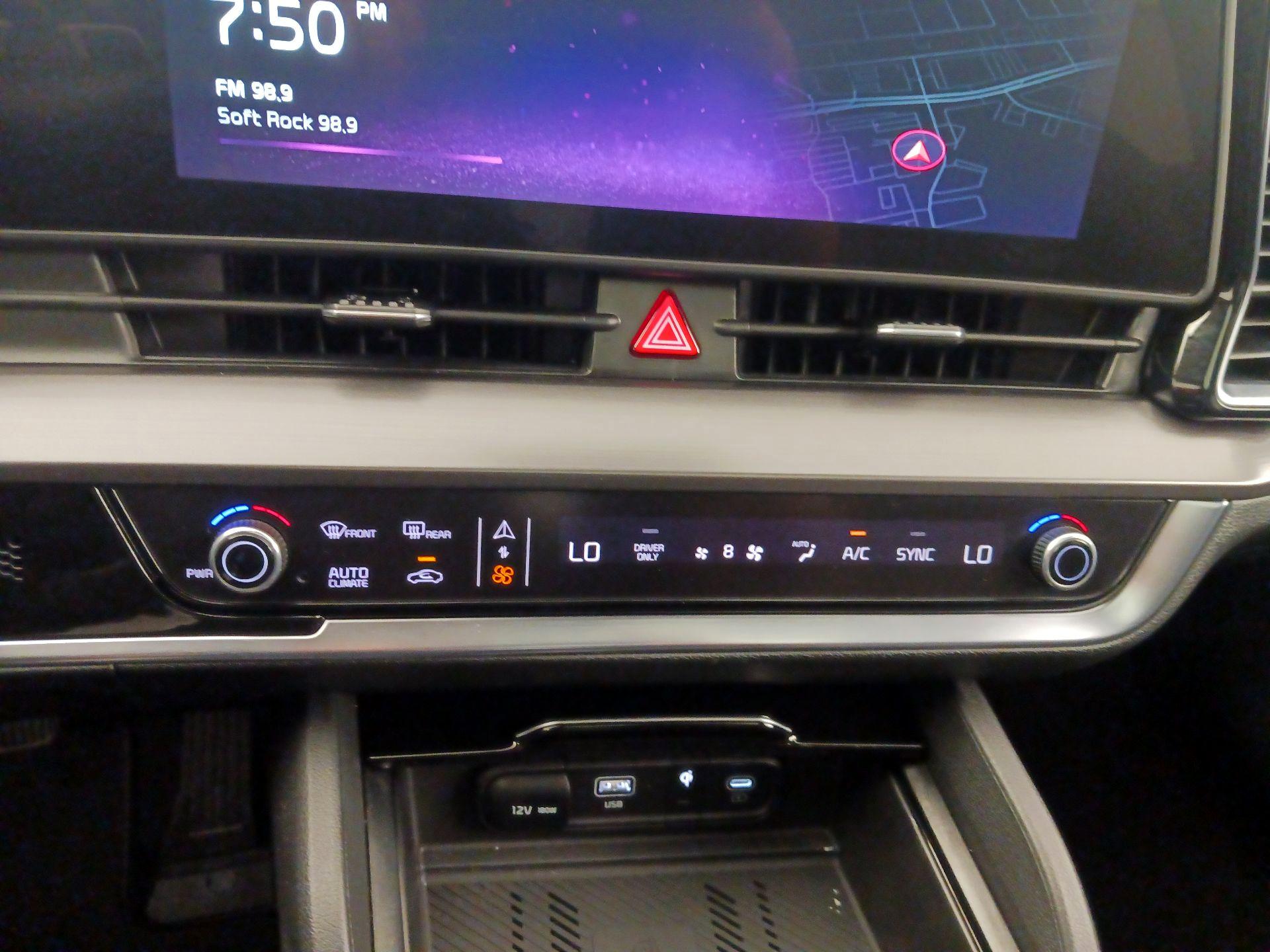 Thumbnail: 2024 Kia Sportage - 17