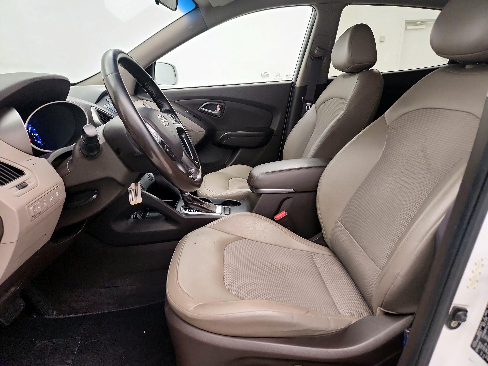 Thumbnail: 2015 Hyundai Tucson - 11