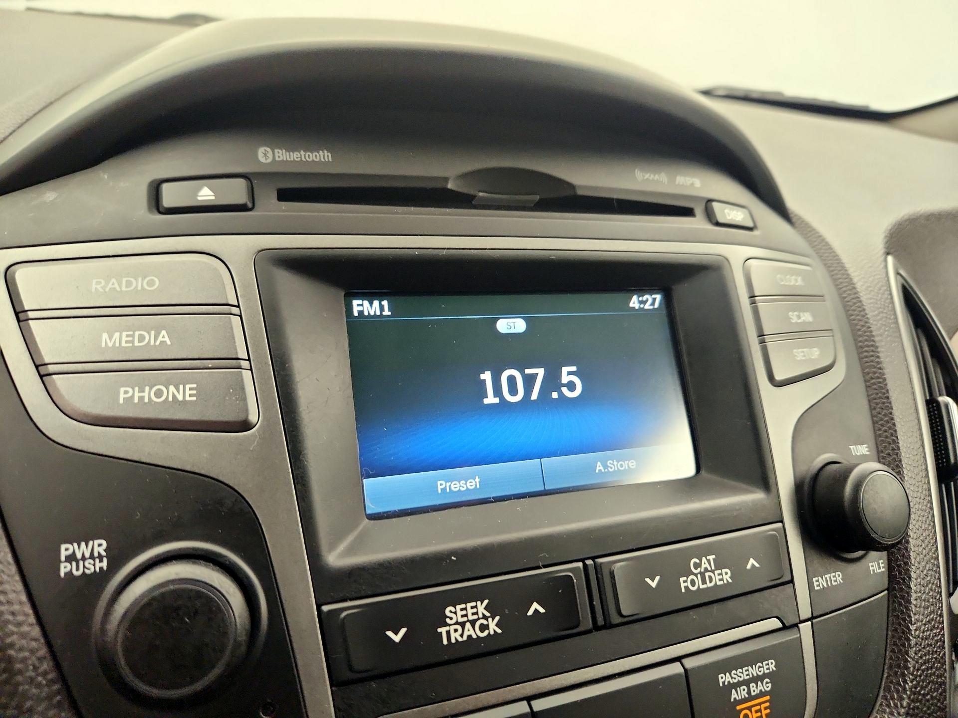 Thumbnail: 2015 Hyundai Tucson - 15