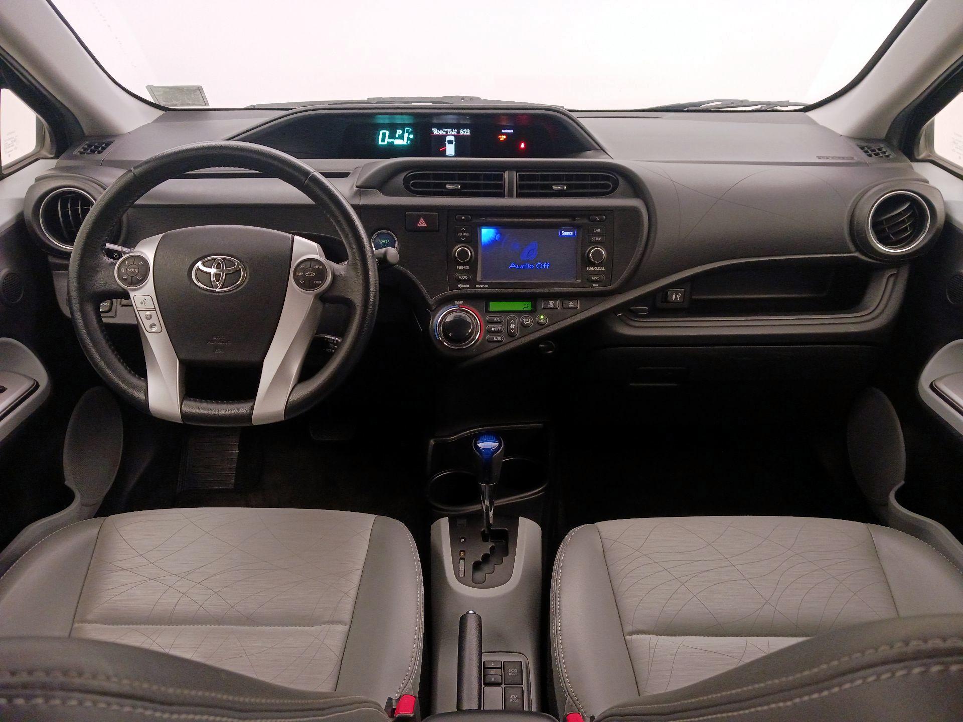 Thumbnail: 2013 Toyota Prius c - 9