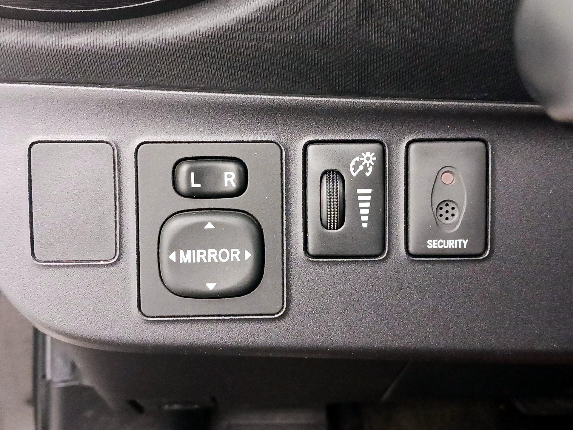 Thumbnail: 2013 Toyota Prius c - 13