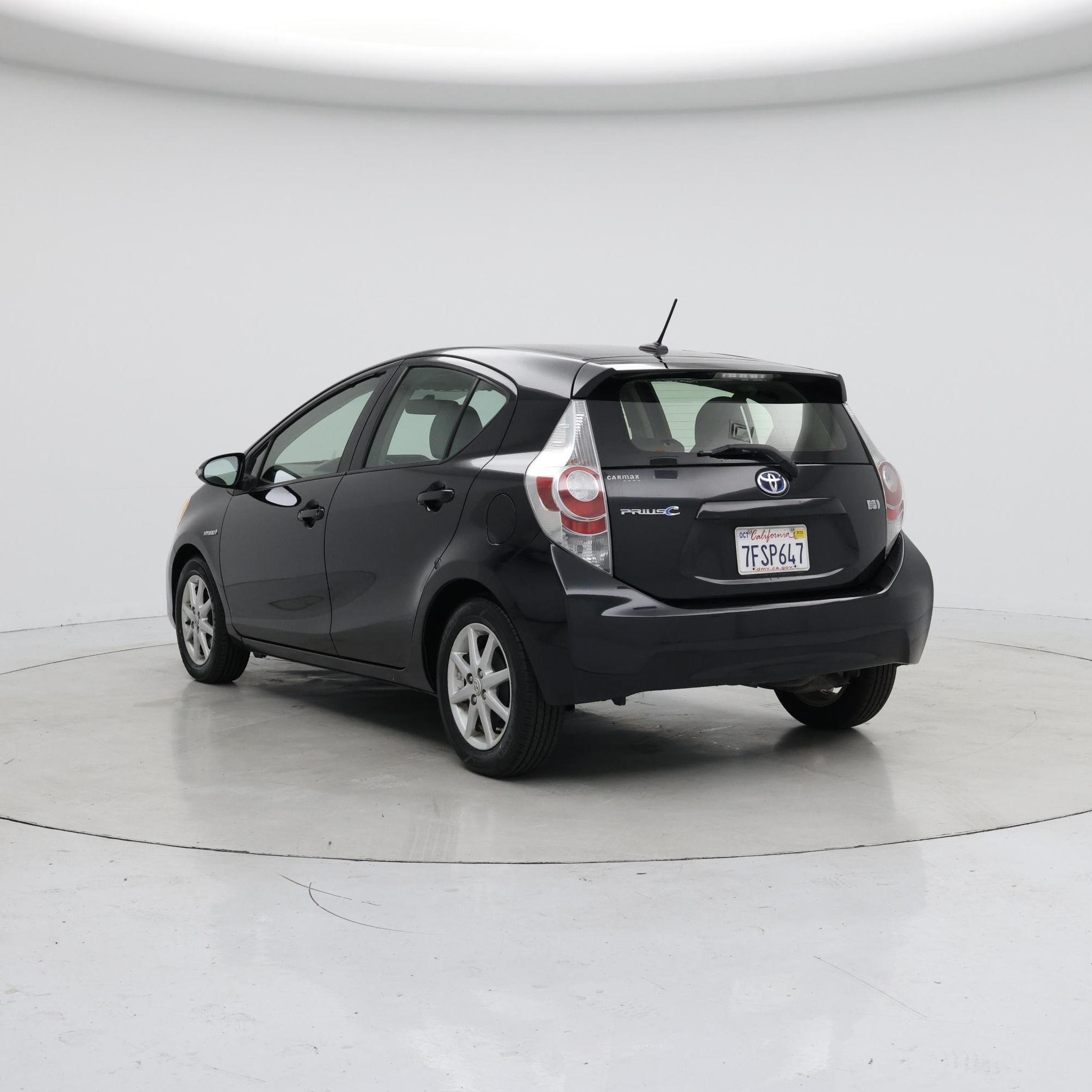 Thumbnail: 2013 Toyota Prius c - 2