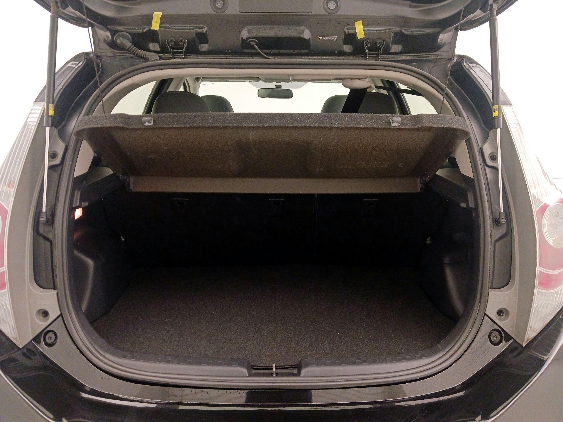 Thumbnail: 2013 Toyota Prius c - 19