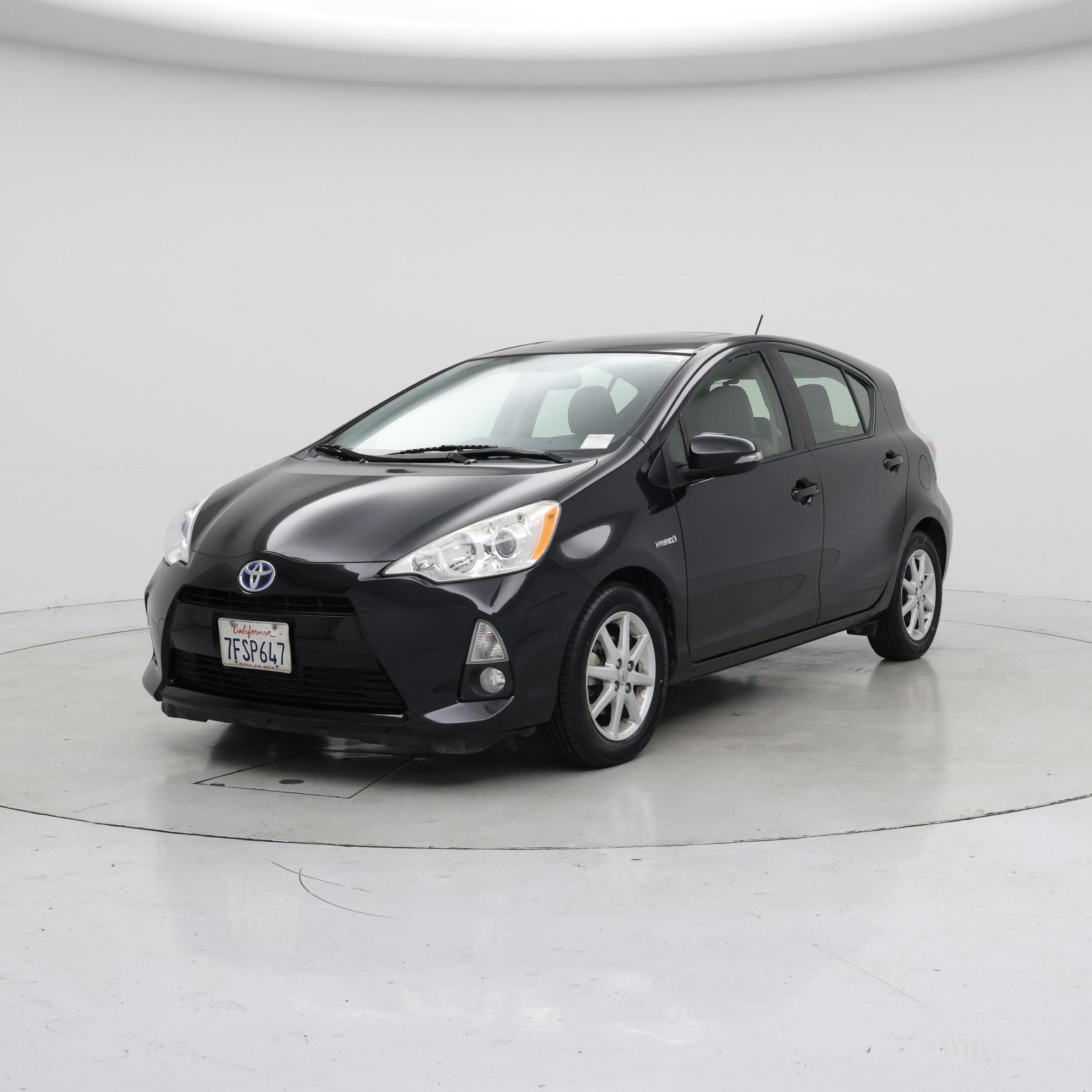 Thumbnail: 2013 Toyota Prius c - 4