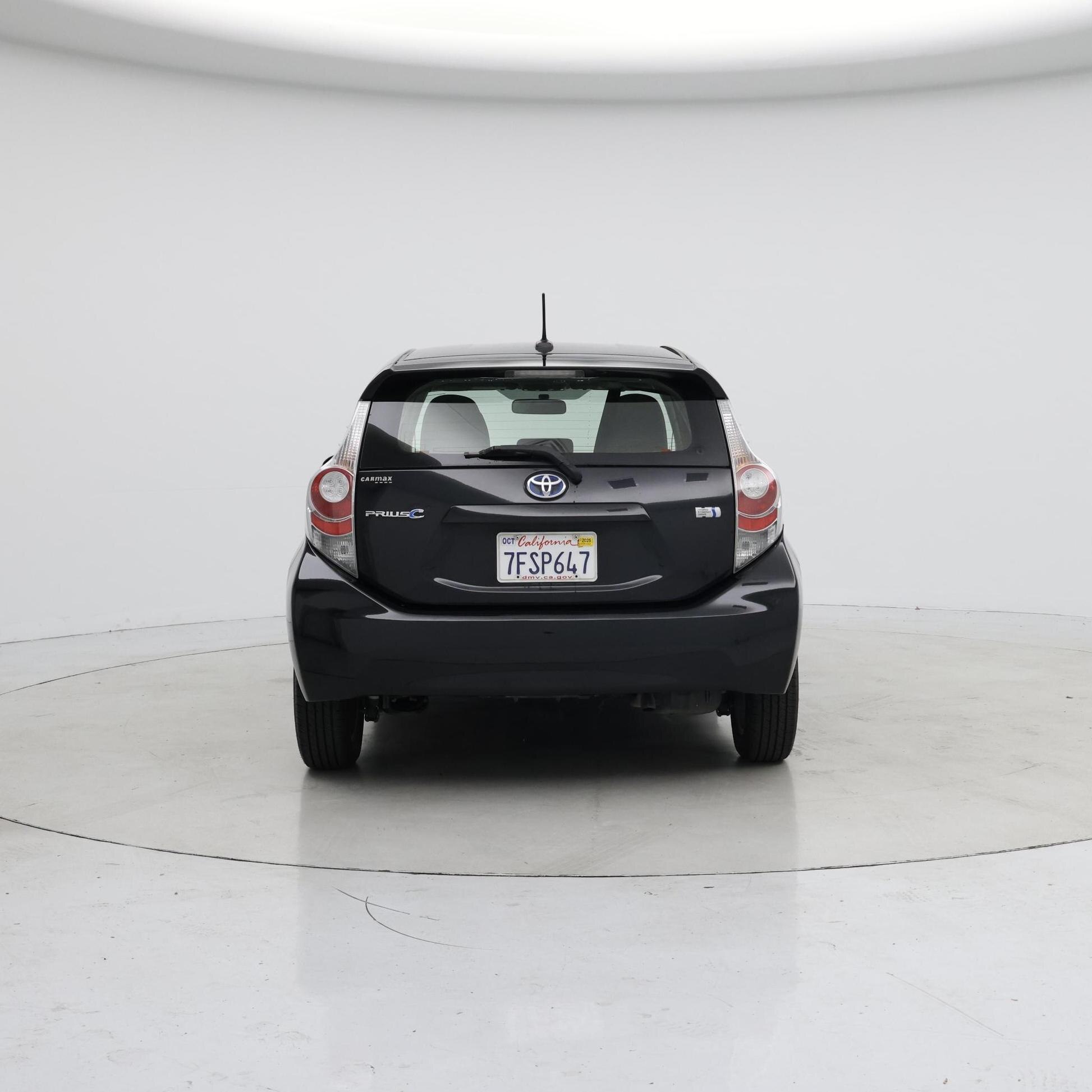 Thumbnail: 2013 Toyota Prius c - 6
