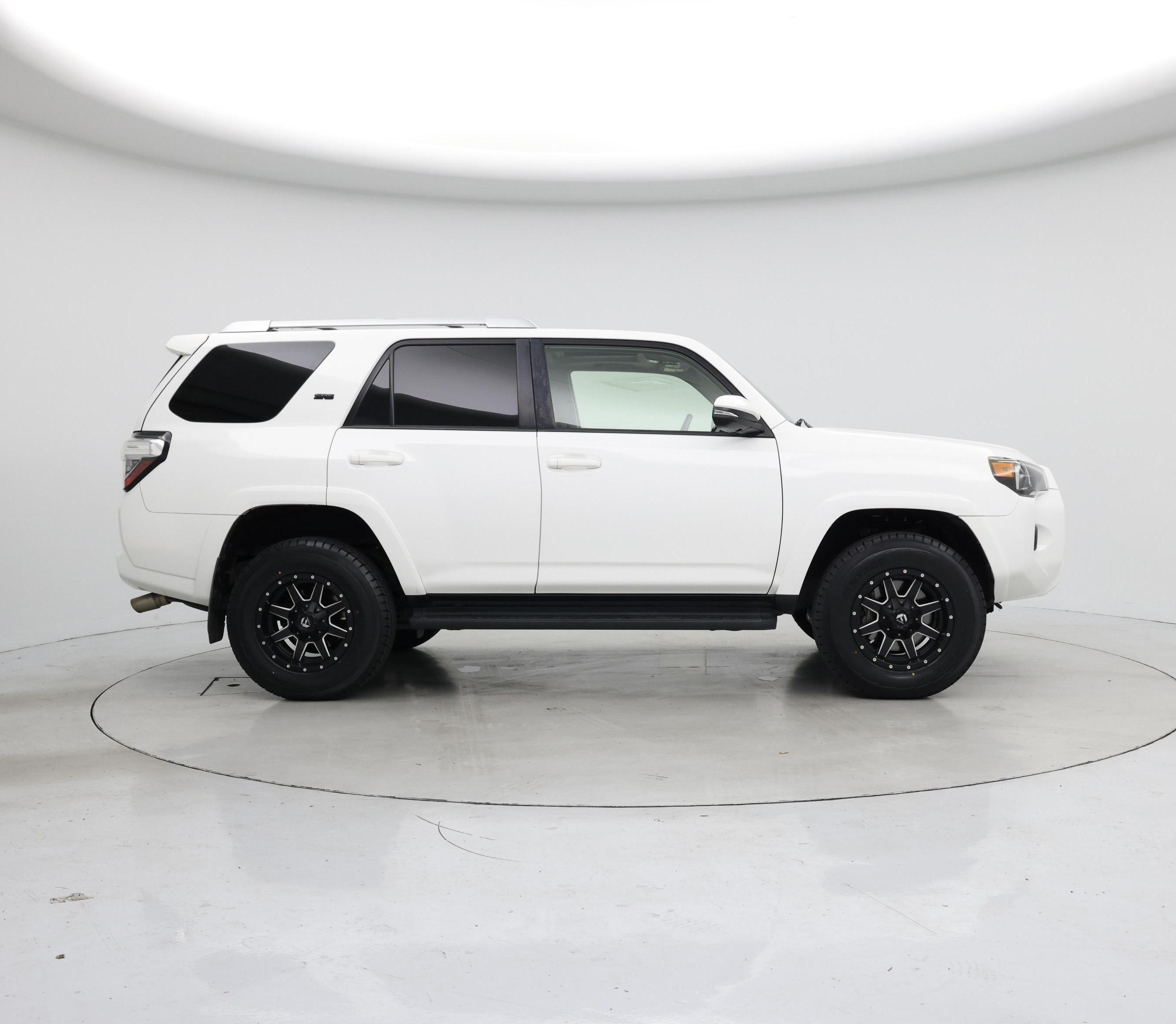 Thumbnail: 2018 Toyota 4Runner - 7