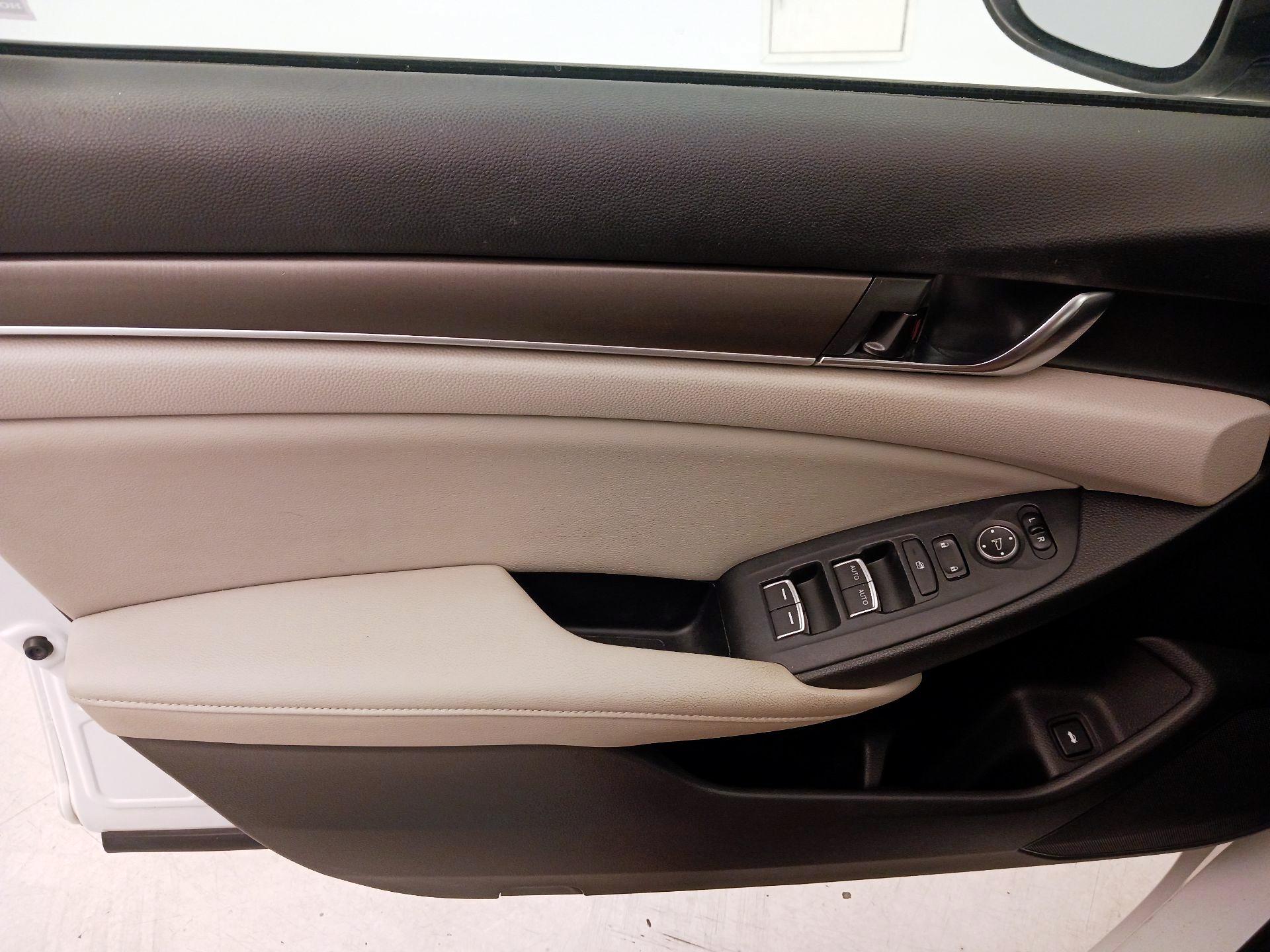 Thumbnail: 2018 Honda Accord - 12