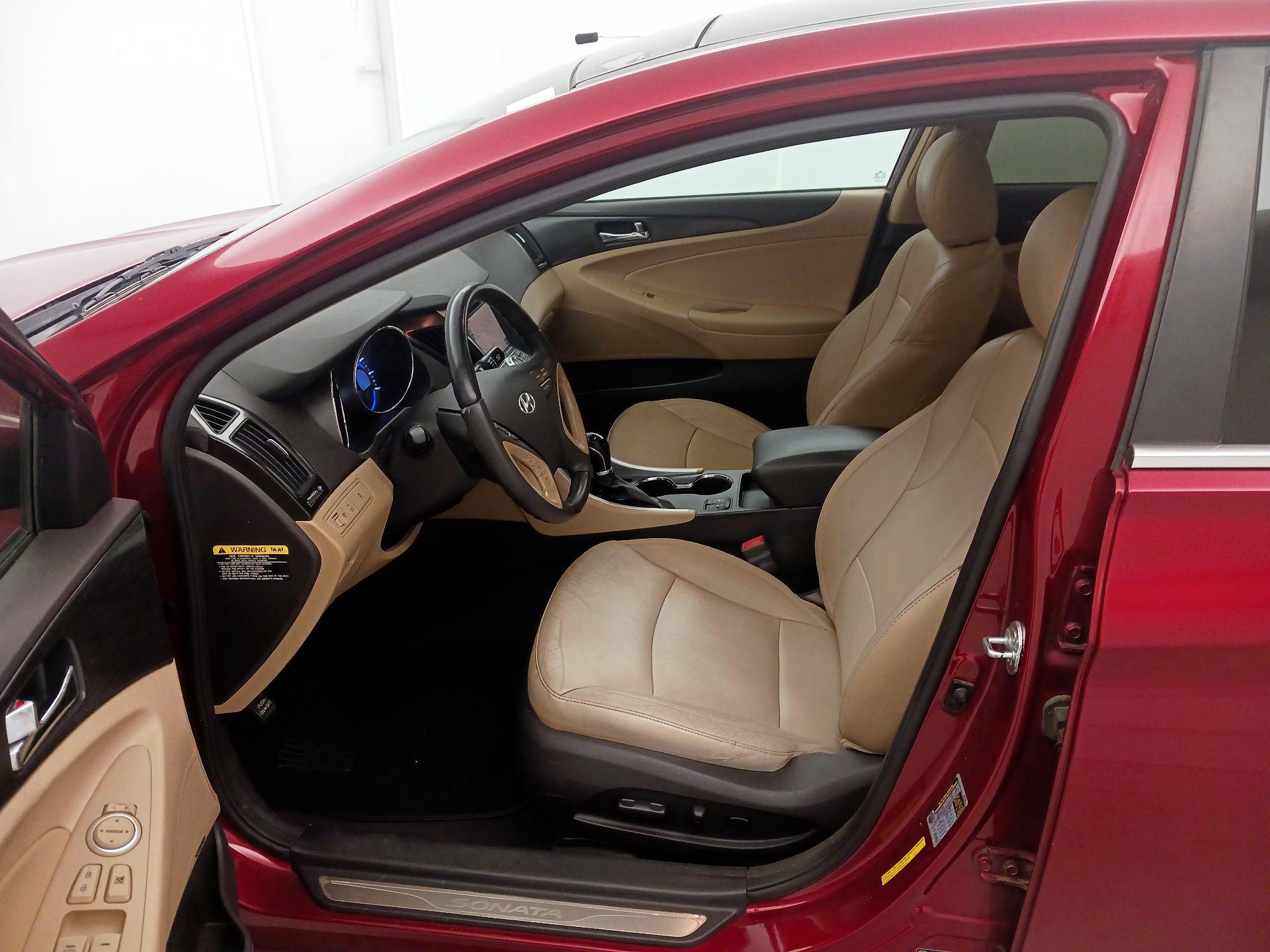 Thumbnail: 2013 Hyundai Sonata - 11