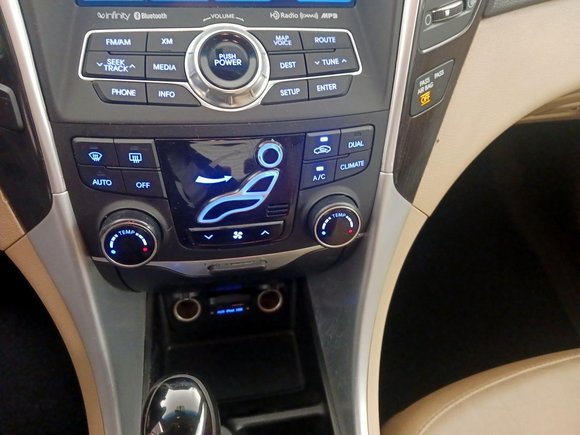 Thumbnail: 2013 Hyundai Sonata - 17