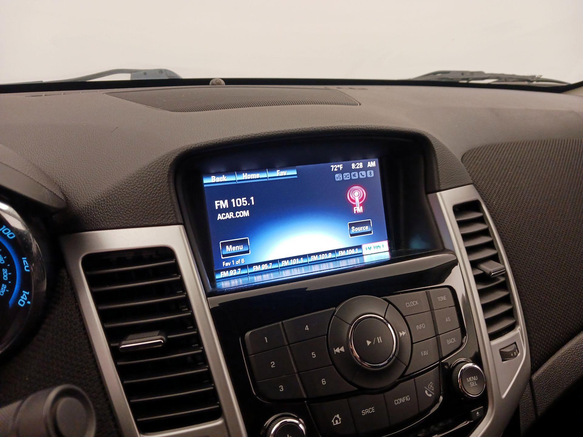 Thumbnail: 2015 Chevrolet Cruze - 15