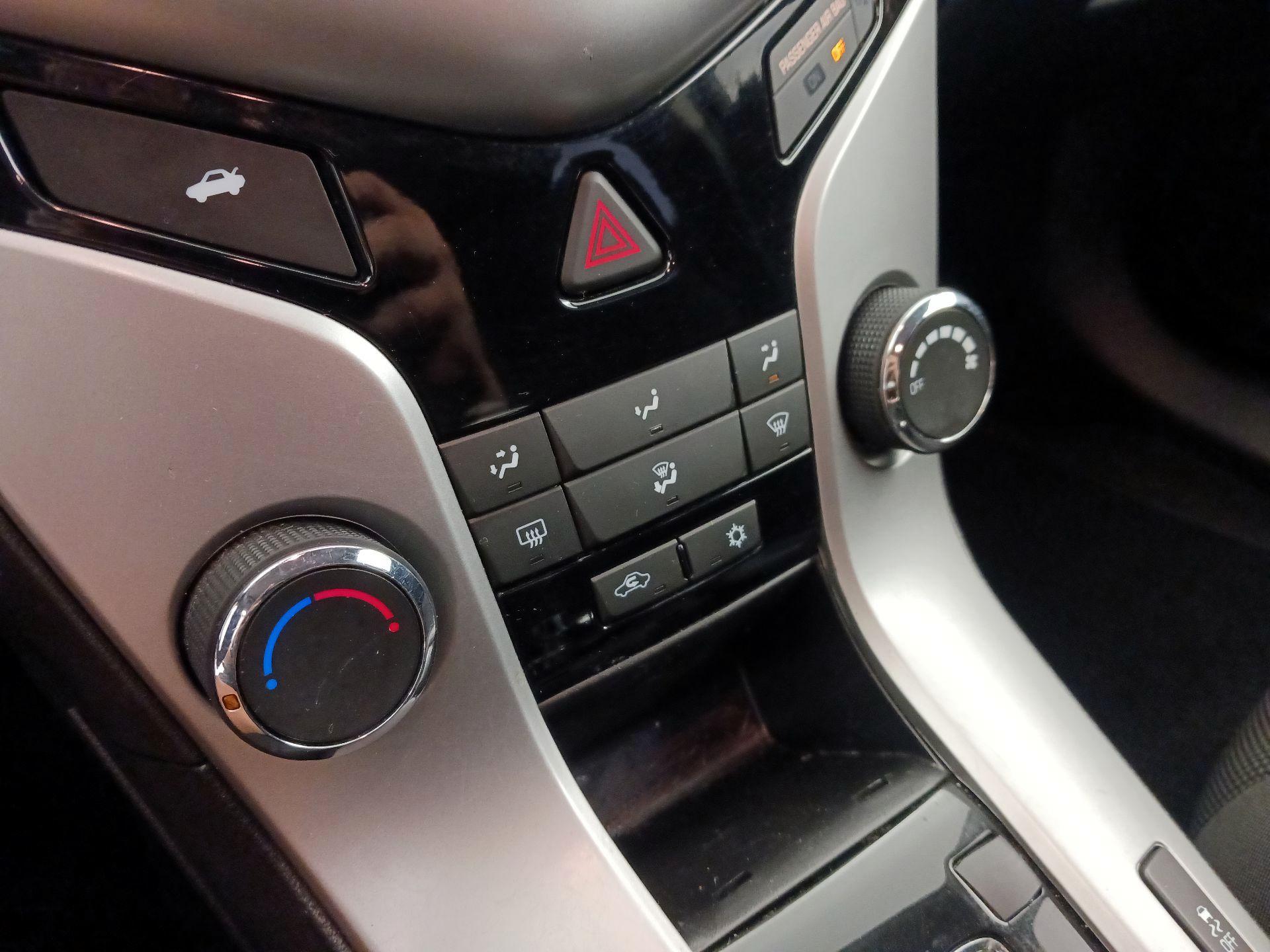 Thumbnail: 2015 Chevrolet Cruze - 16