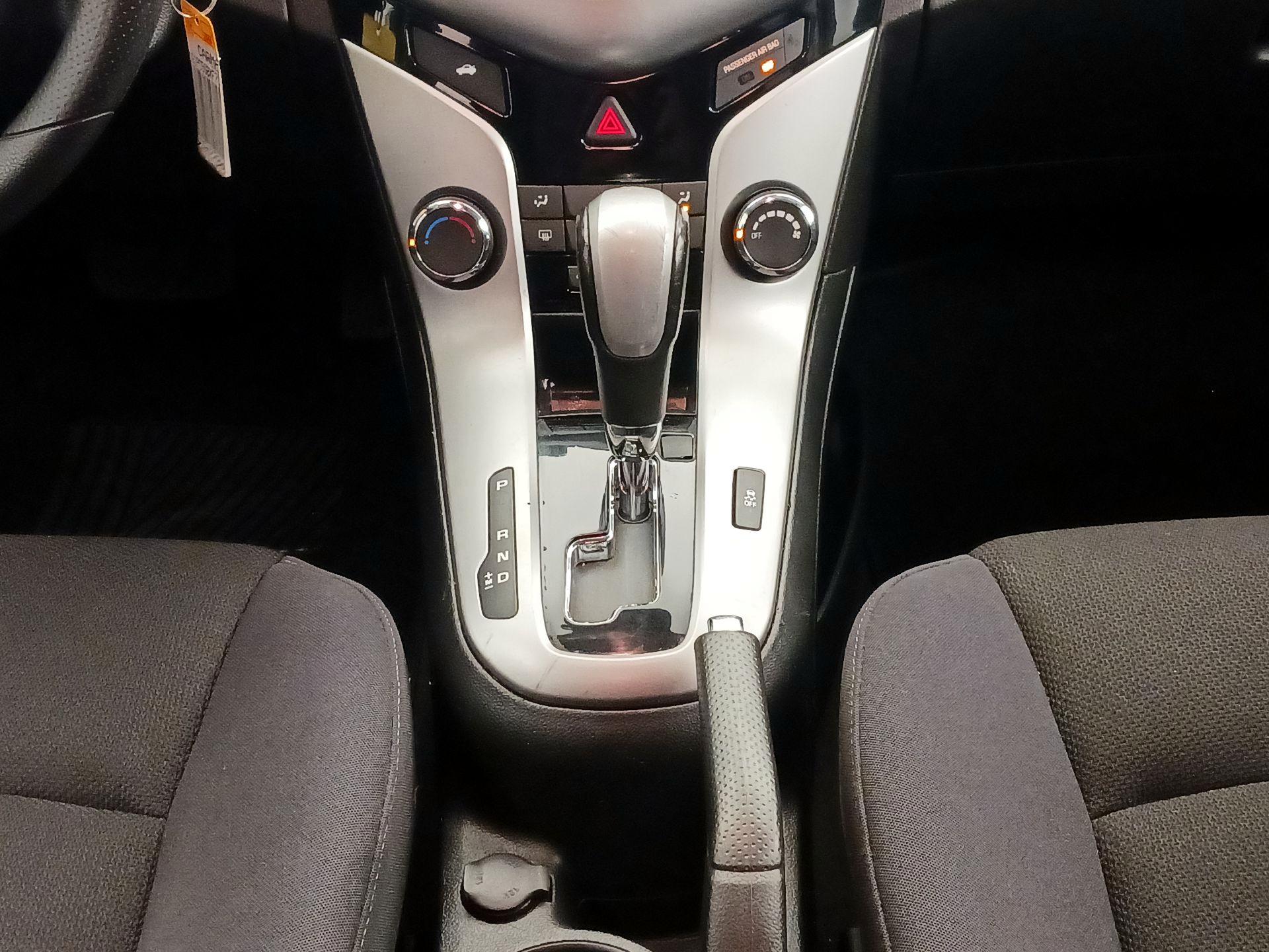 Thumbnail: 2015 Chevrolet Cruze - 17