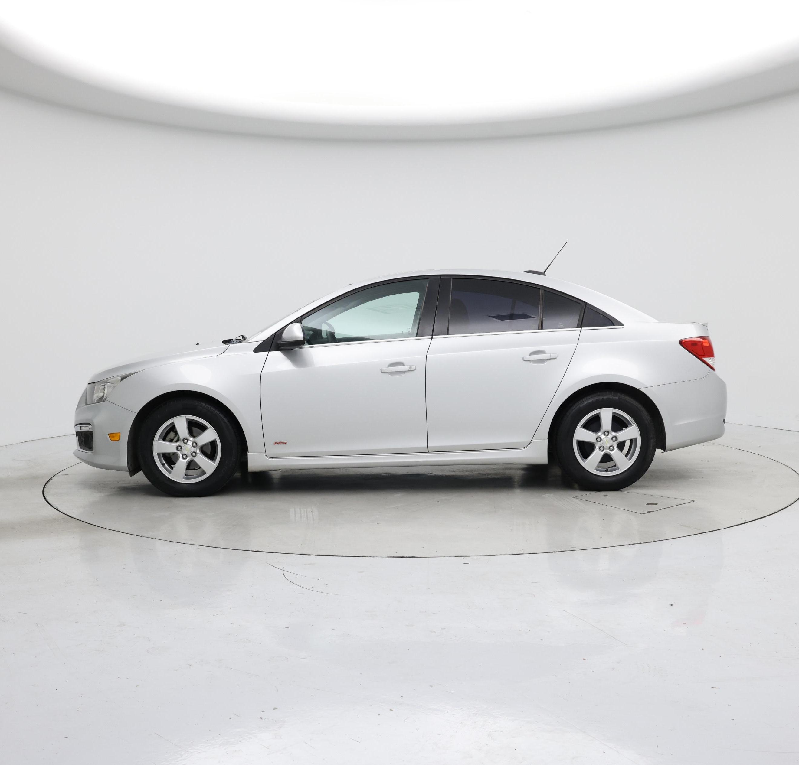 Thumbnail: 2015 Chevrolet Cruze - 3