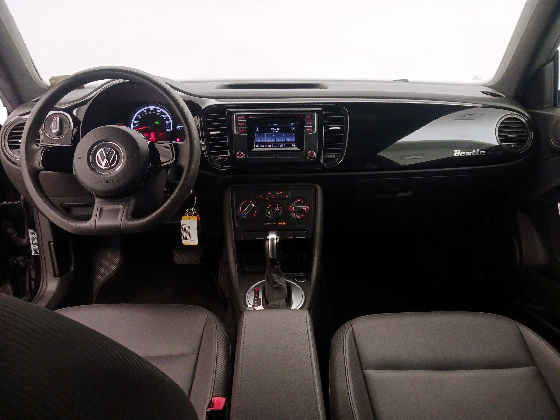 Thumbnail: 2016 Volkswagen Beetle - 9