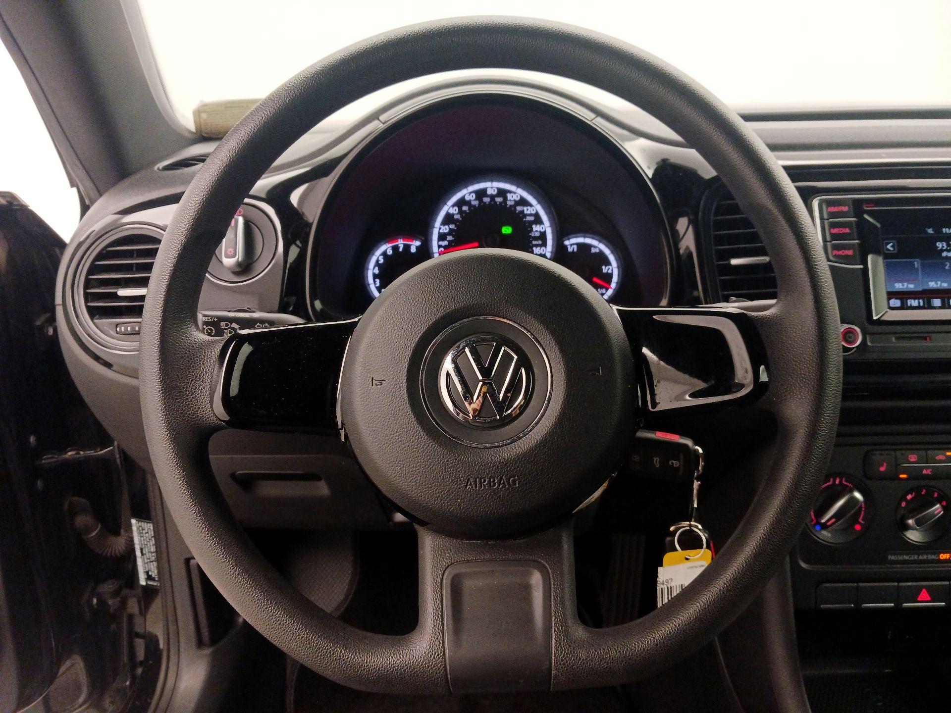 Thumbnail: 2016 Volkswagen Beetle - 10