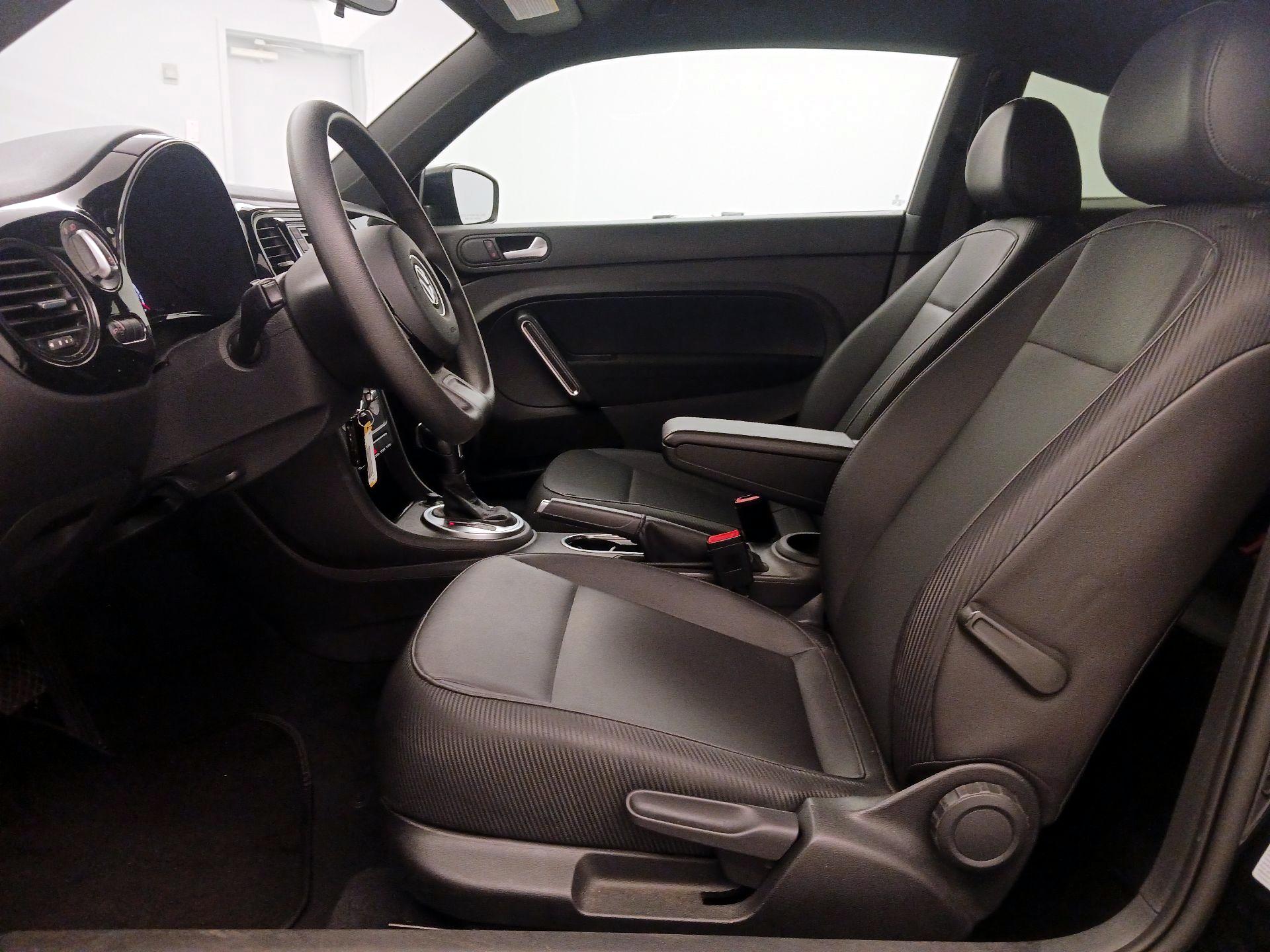 Thumbnail: 2016 Volkswagen Beetle - 11