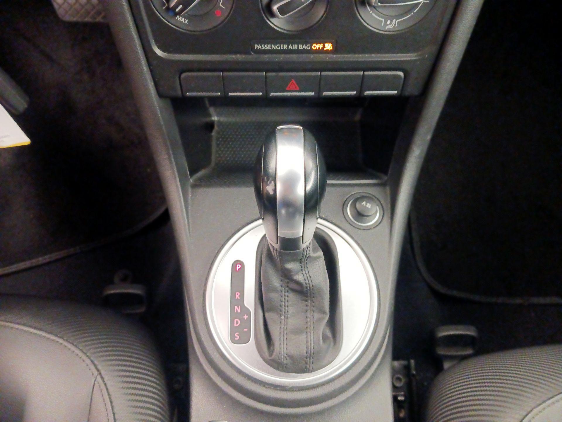 Thumbnail: 2016 Volkswagen Beetle - 16