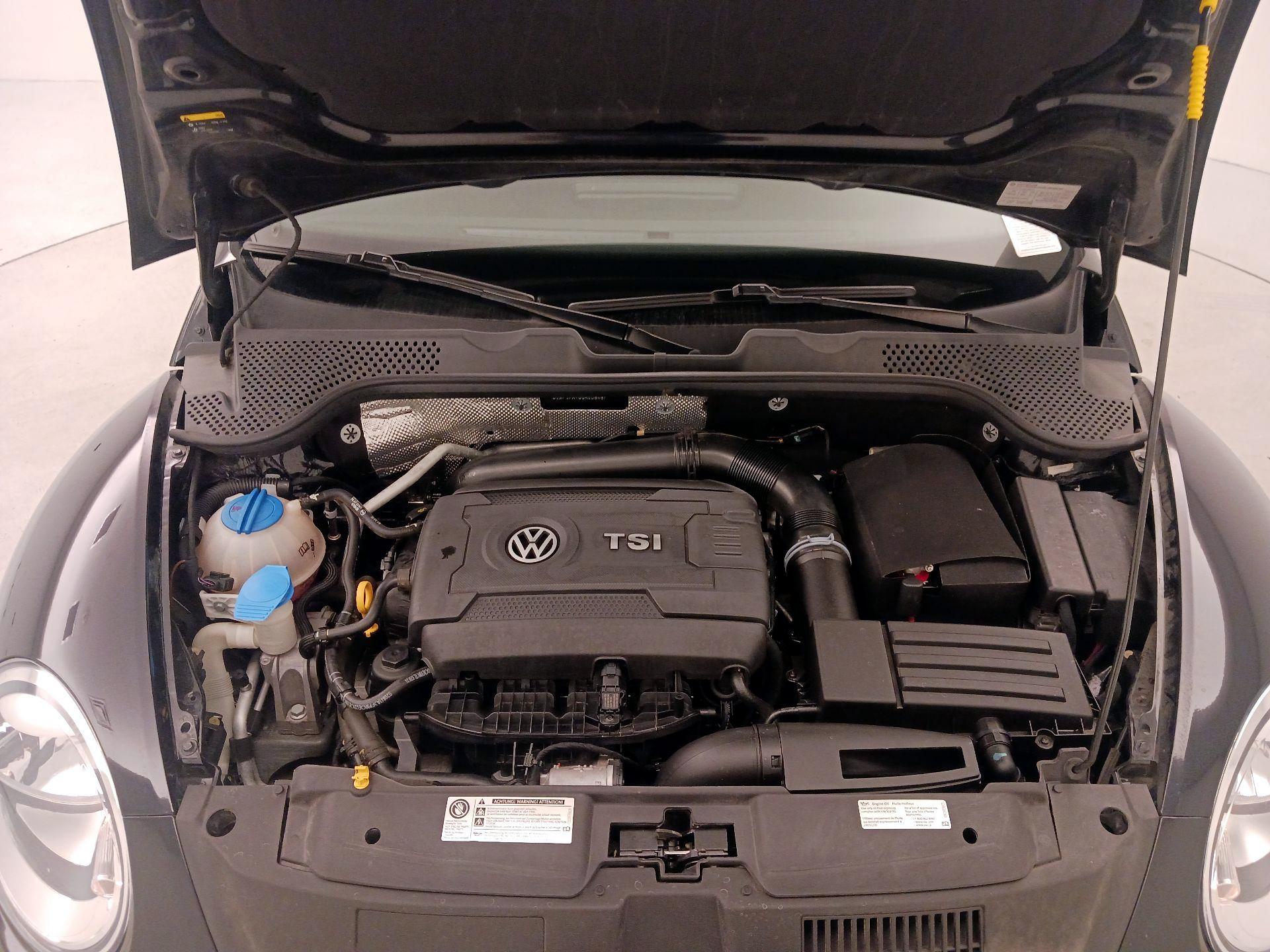 Thumbnail: 2016 Volkswagen Beetle - 20