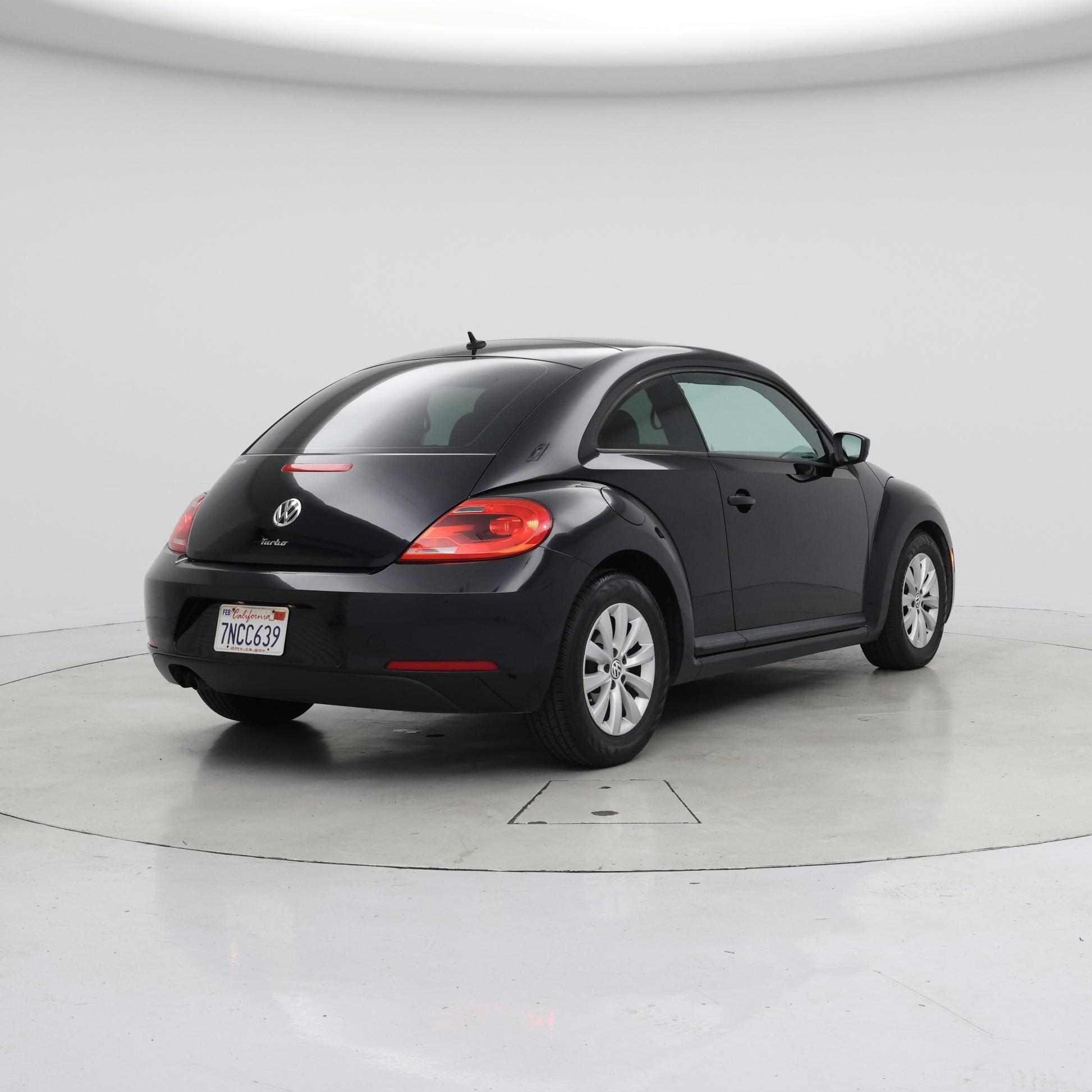 Thumbnail: 2016 Volkswagen Beetle - 8