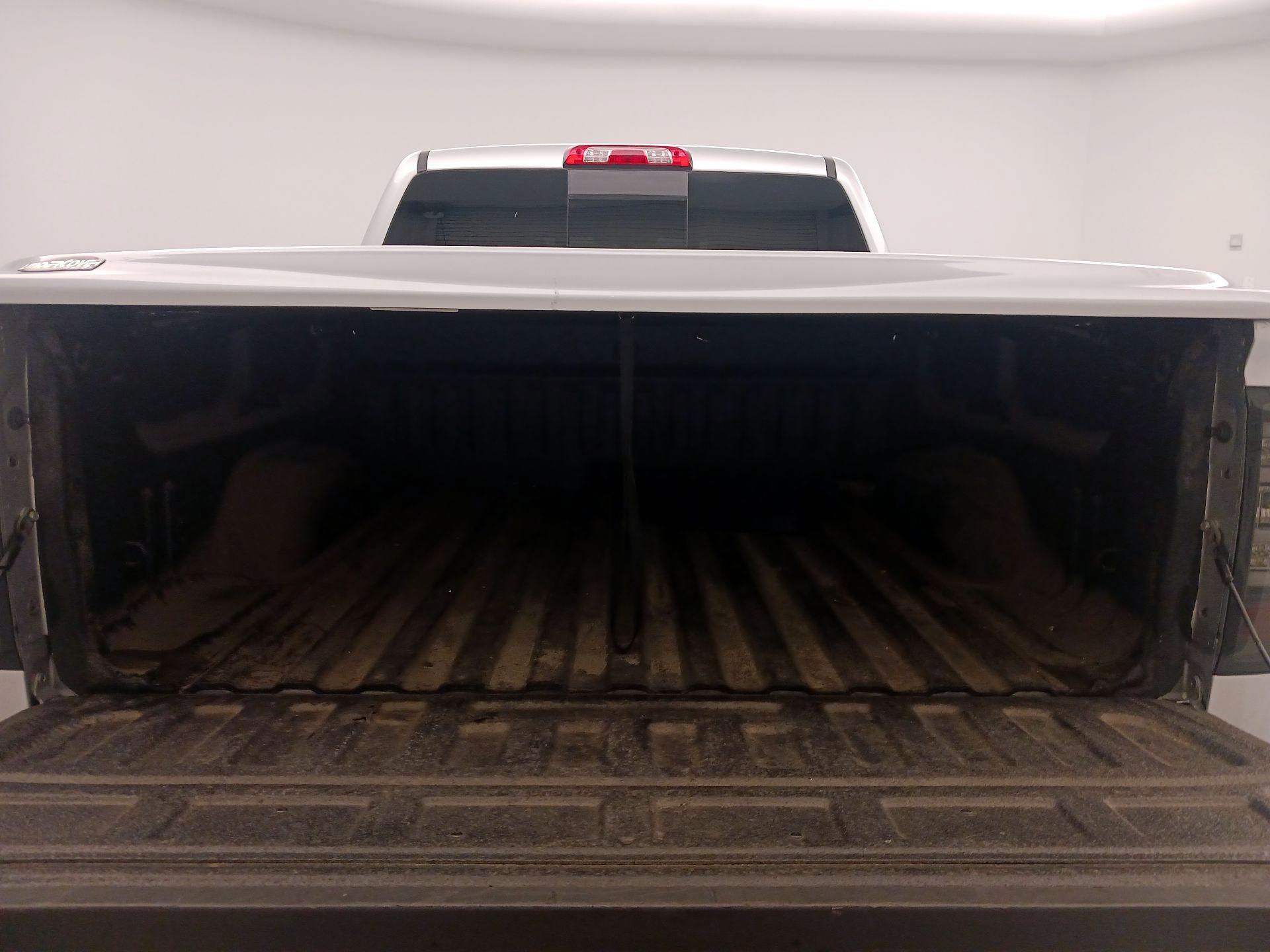 Thumbnail: 2015 Chevrolet Silverado 1500 - 20