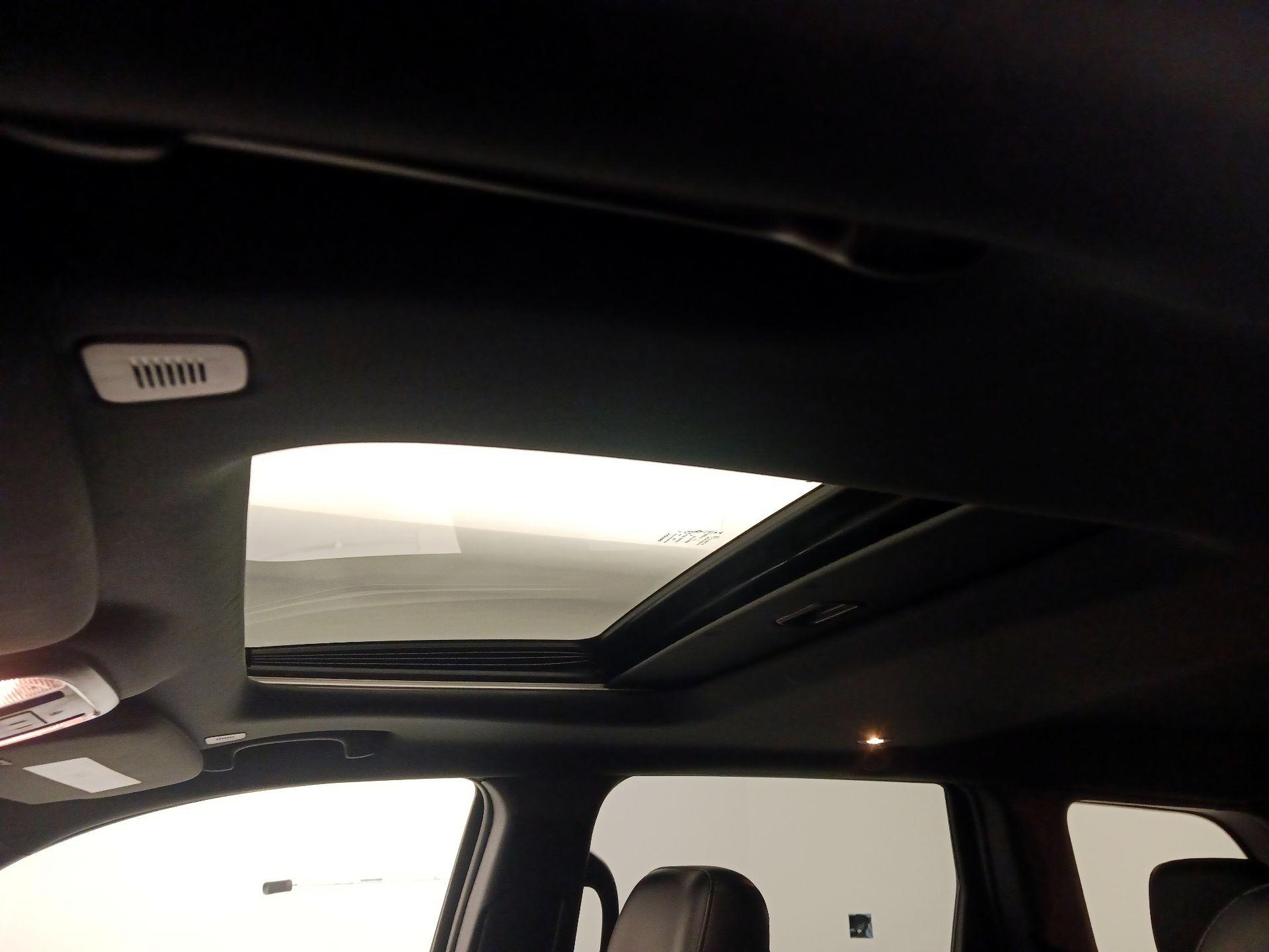 Thumbnail: 2021 Jeep Grand Cherokee - 19