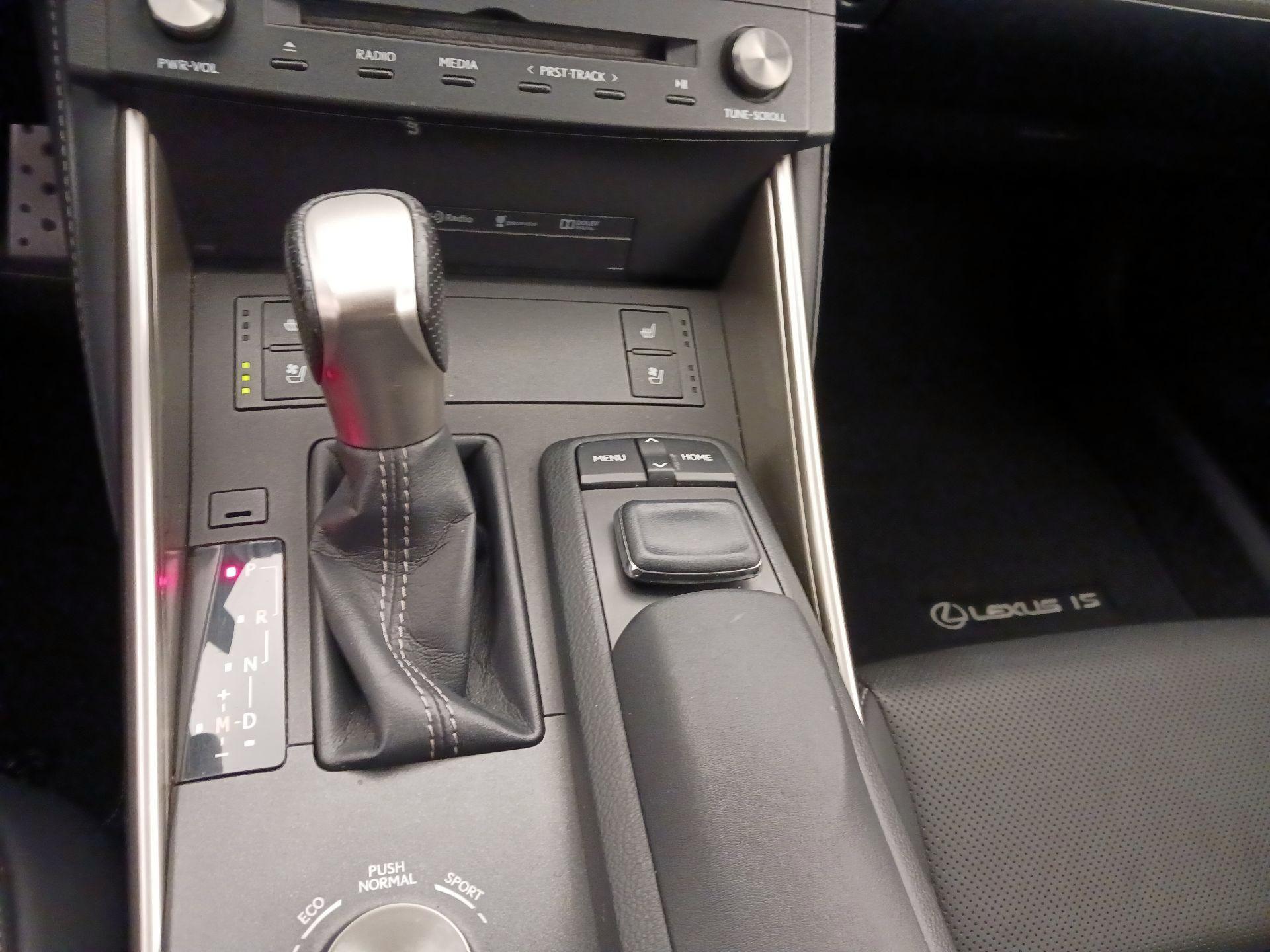 Thumbnail: 2015 Lexus IS - 18