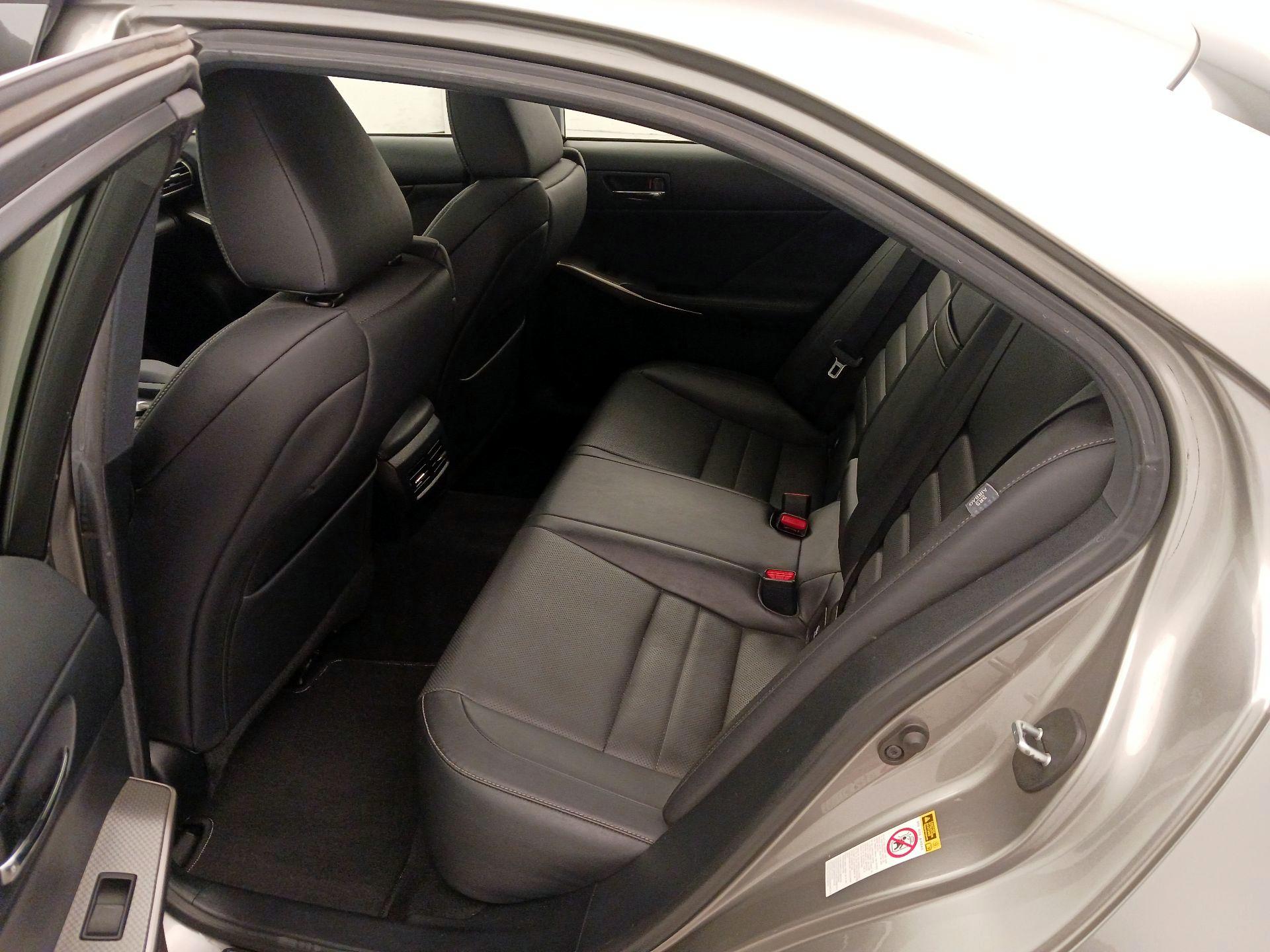 Thumbnail: 2015 Lexus IS - 20