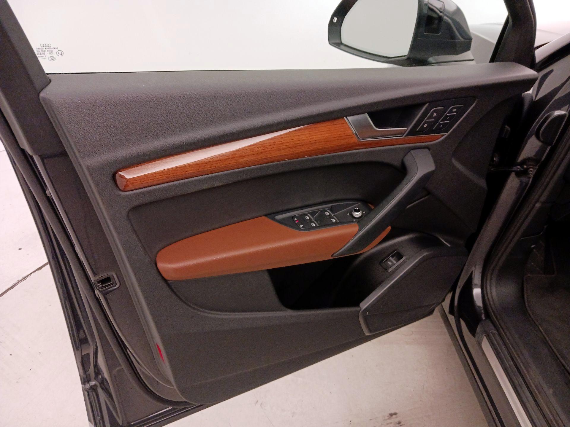 Thumbnail: 2021 Audi Q5 - 12