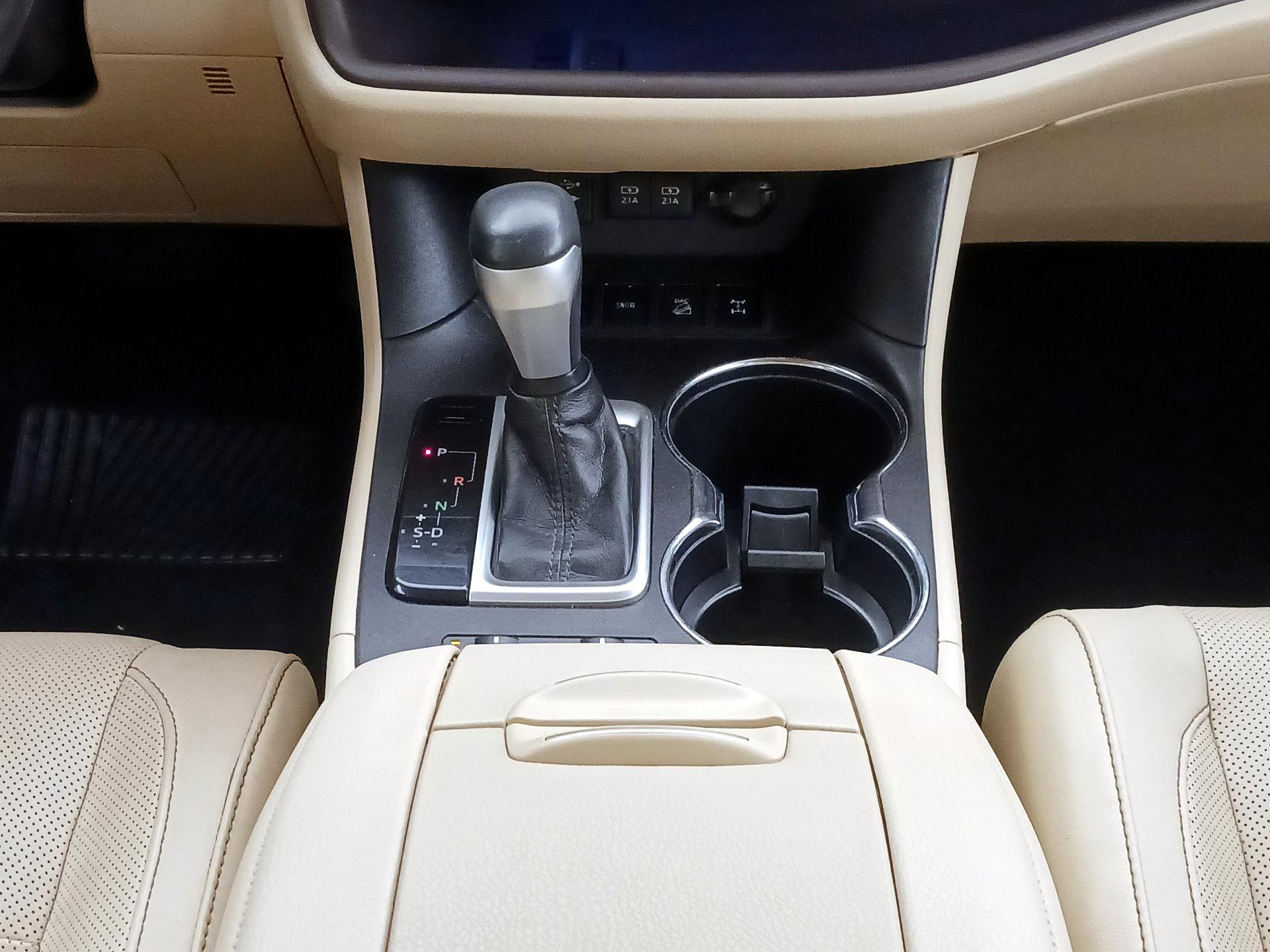 Thumbnail: 2018 Toyota Highlander - 18