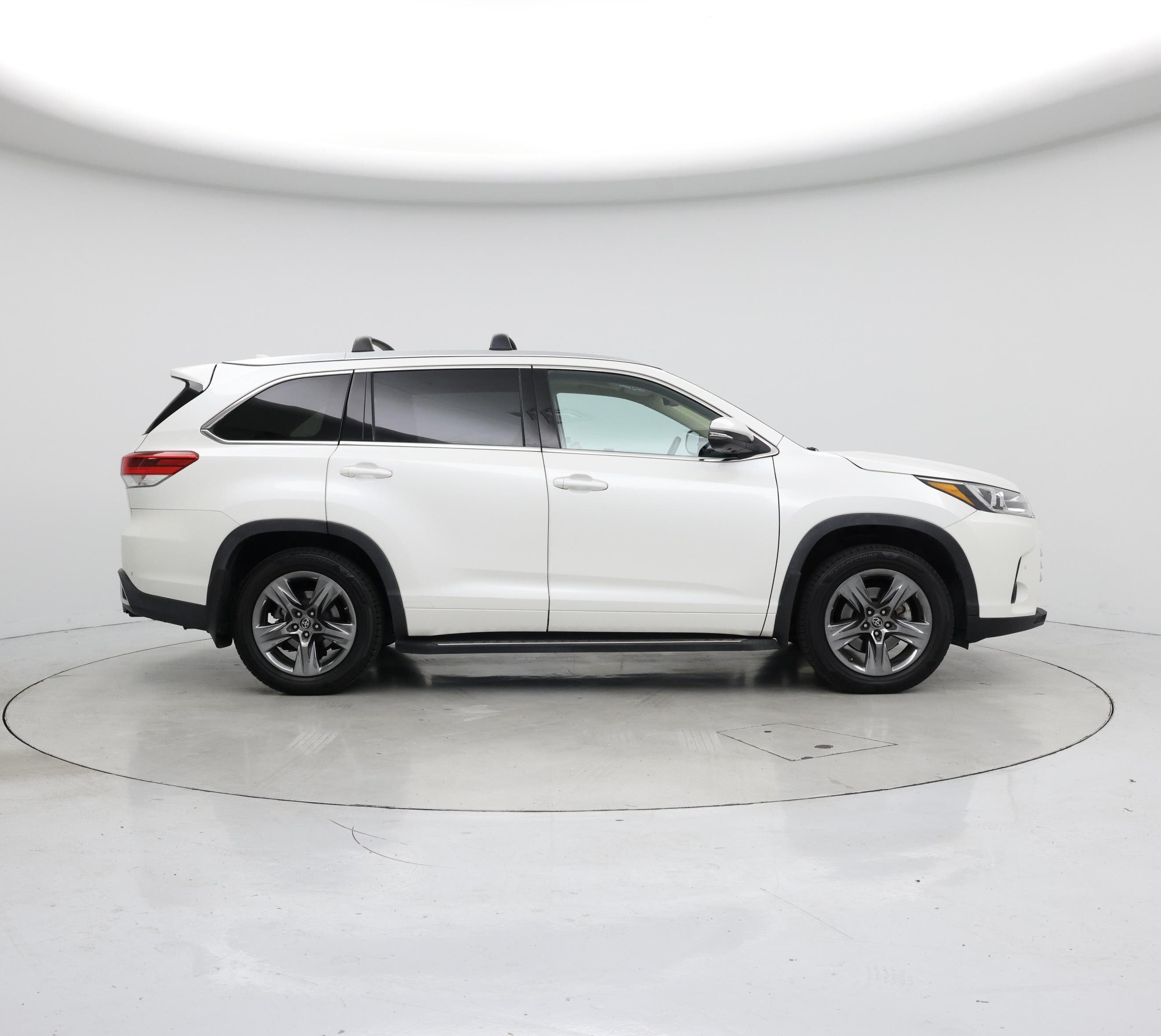 Thumbnail: 2018 Toyota Highlander - 7