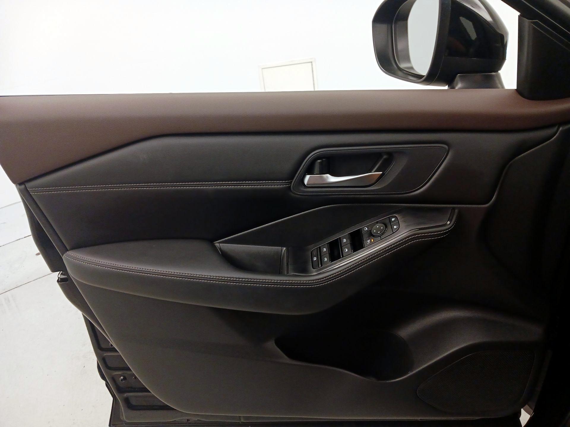 Thumbnail: 2023 Nissan Rogue - 12