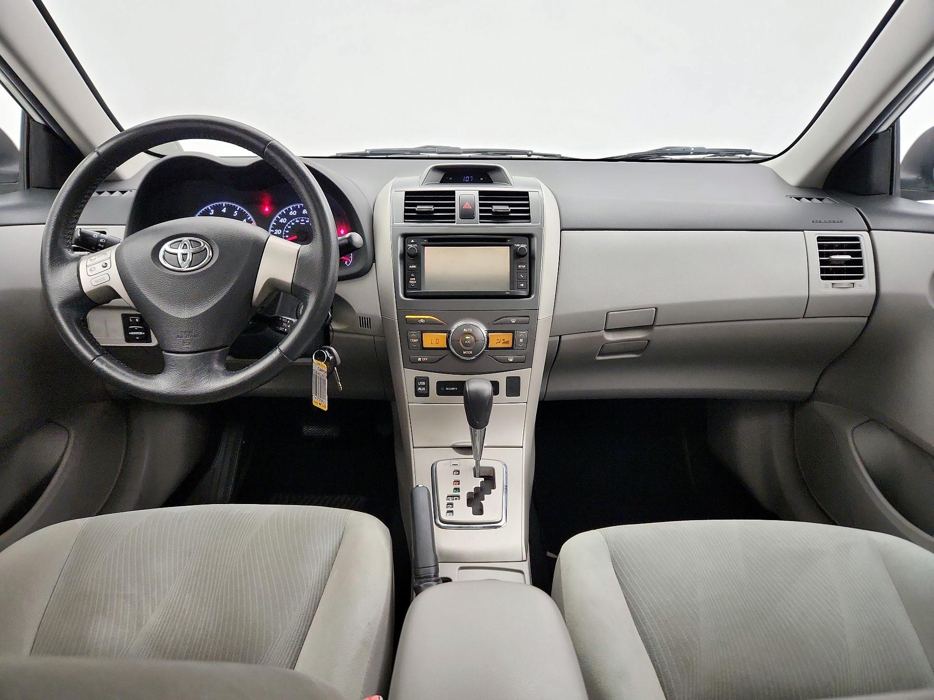 Thumbnail: 2013 Toyota Corolla - 9