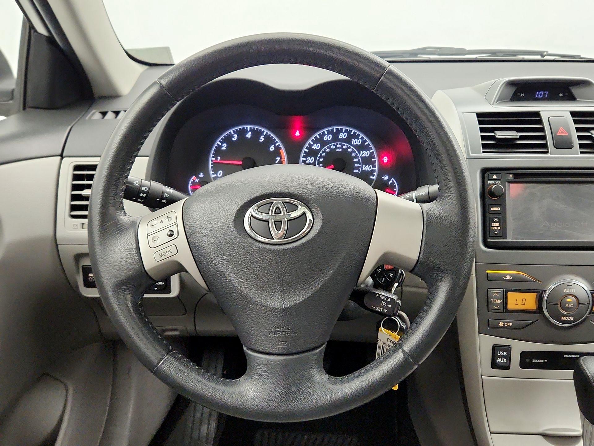 Thumbnail: 2013 Toyota Corolla - 10