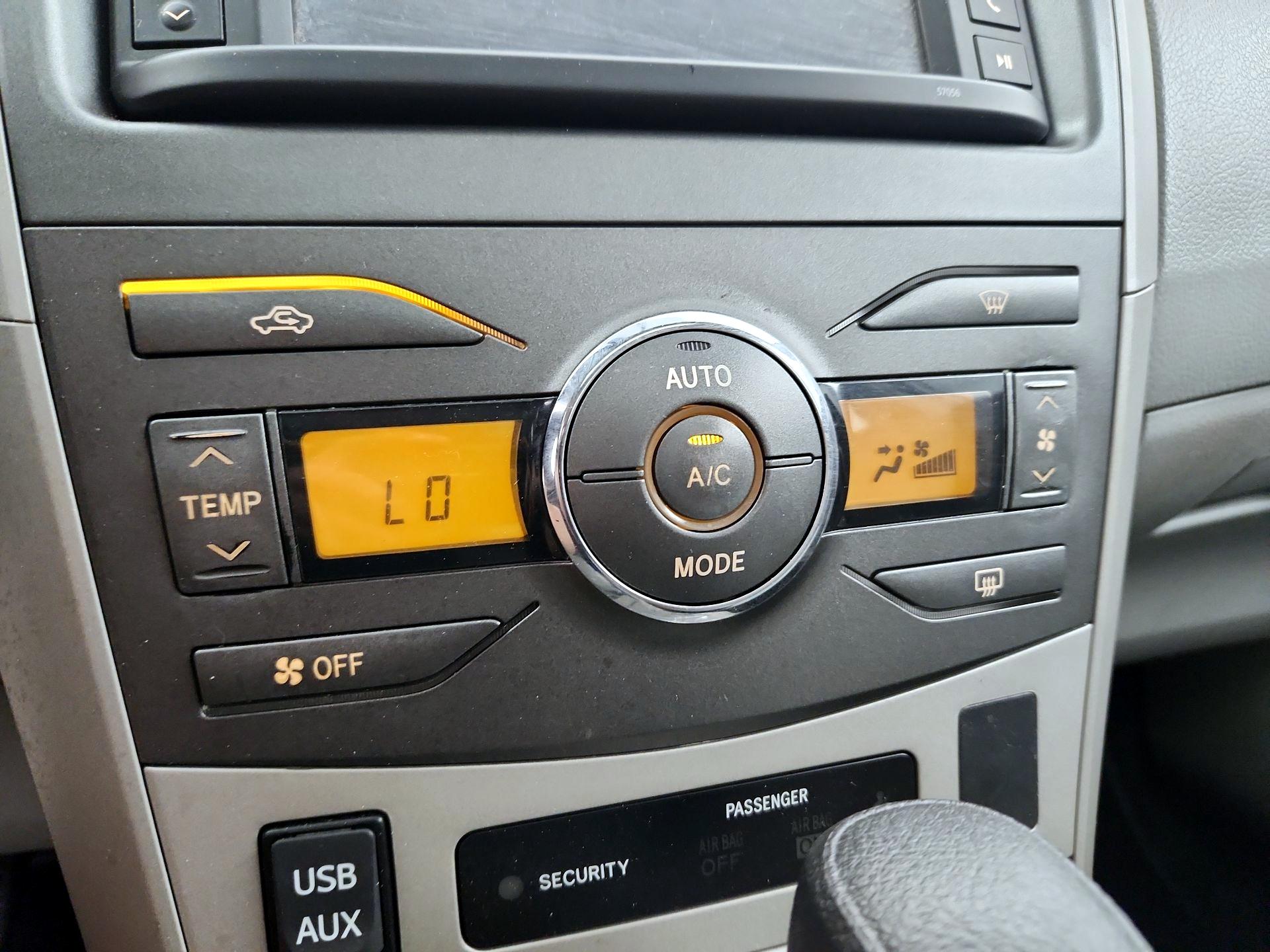 Thumbnail: 2013 Toyota Corolla - 15